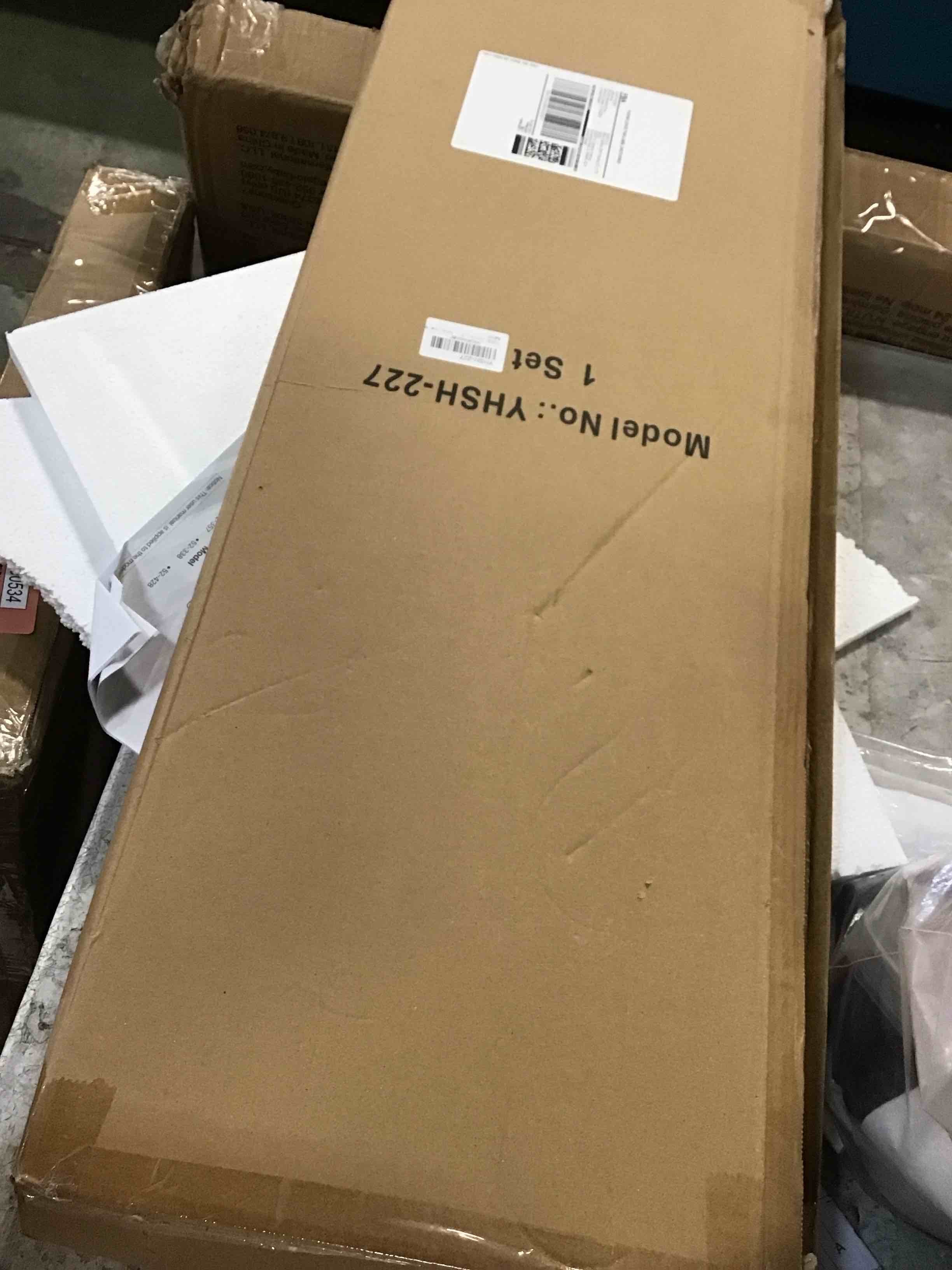 https://s3.amazonaws.com/lotting-images-prod/bidfta/RED5800554_1704475575136.jpeg