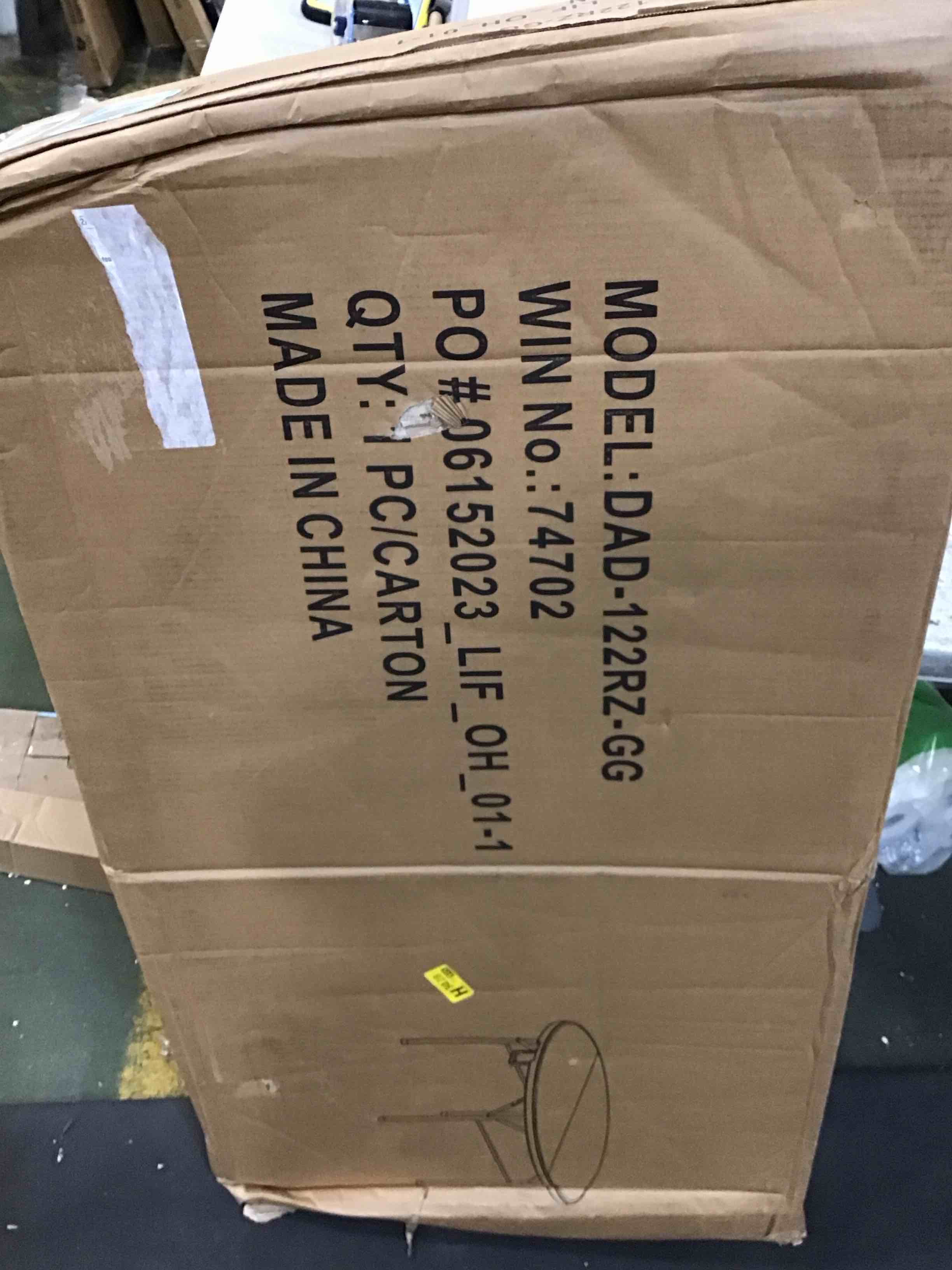 https://s3.amazonaws.com/lotting-images-prod/bidfta/RED5800606_1704716105799.jpeg