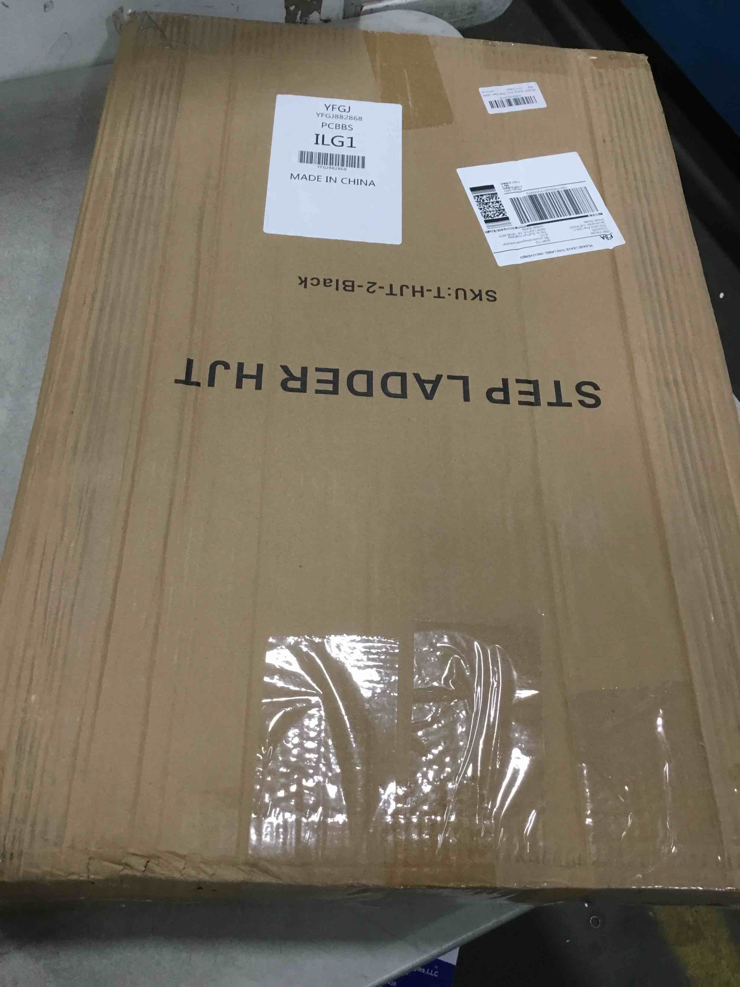 https://s3.amazonaws.com/lotting-images-prod/bidfta/RED5802730_1703778133701.jpeg