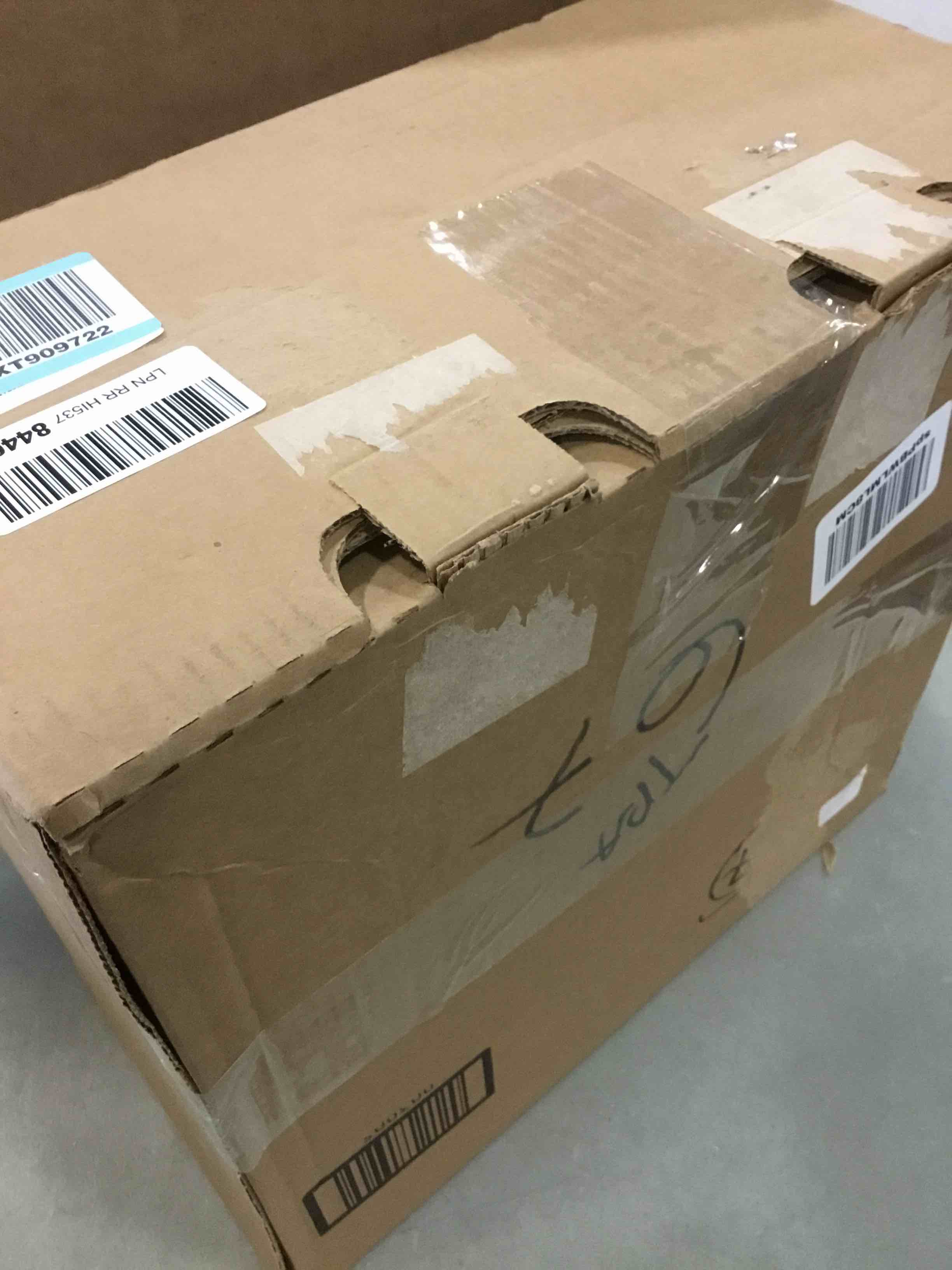https://s3.amazonaws.com/lotting-images-prod/bidfta/RED5803427_1704293290309.jpeg