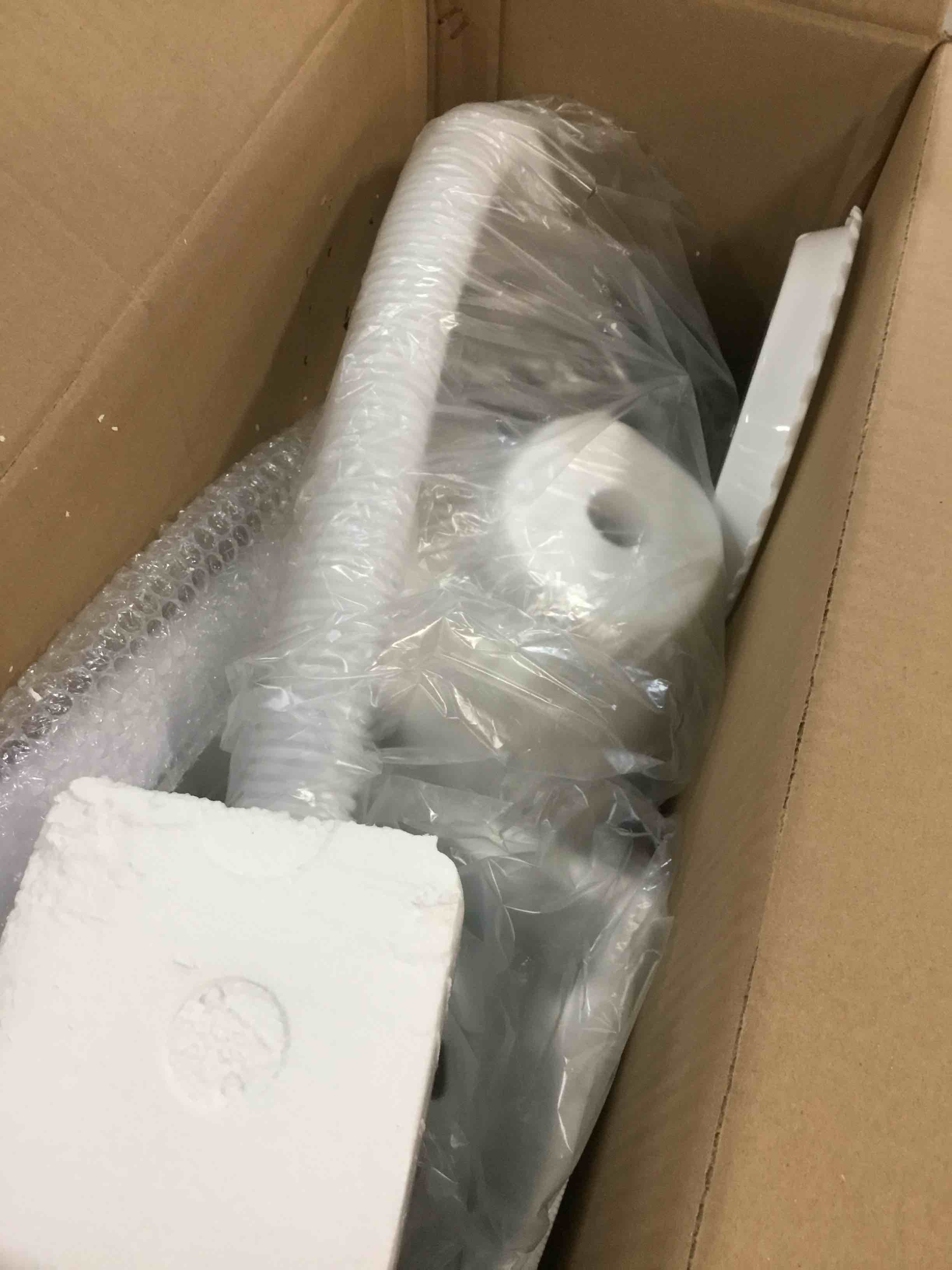 https://s3.amazonaws.com/lotting-images-prod/bidfta/RED5803721_1704385257429.jpeg