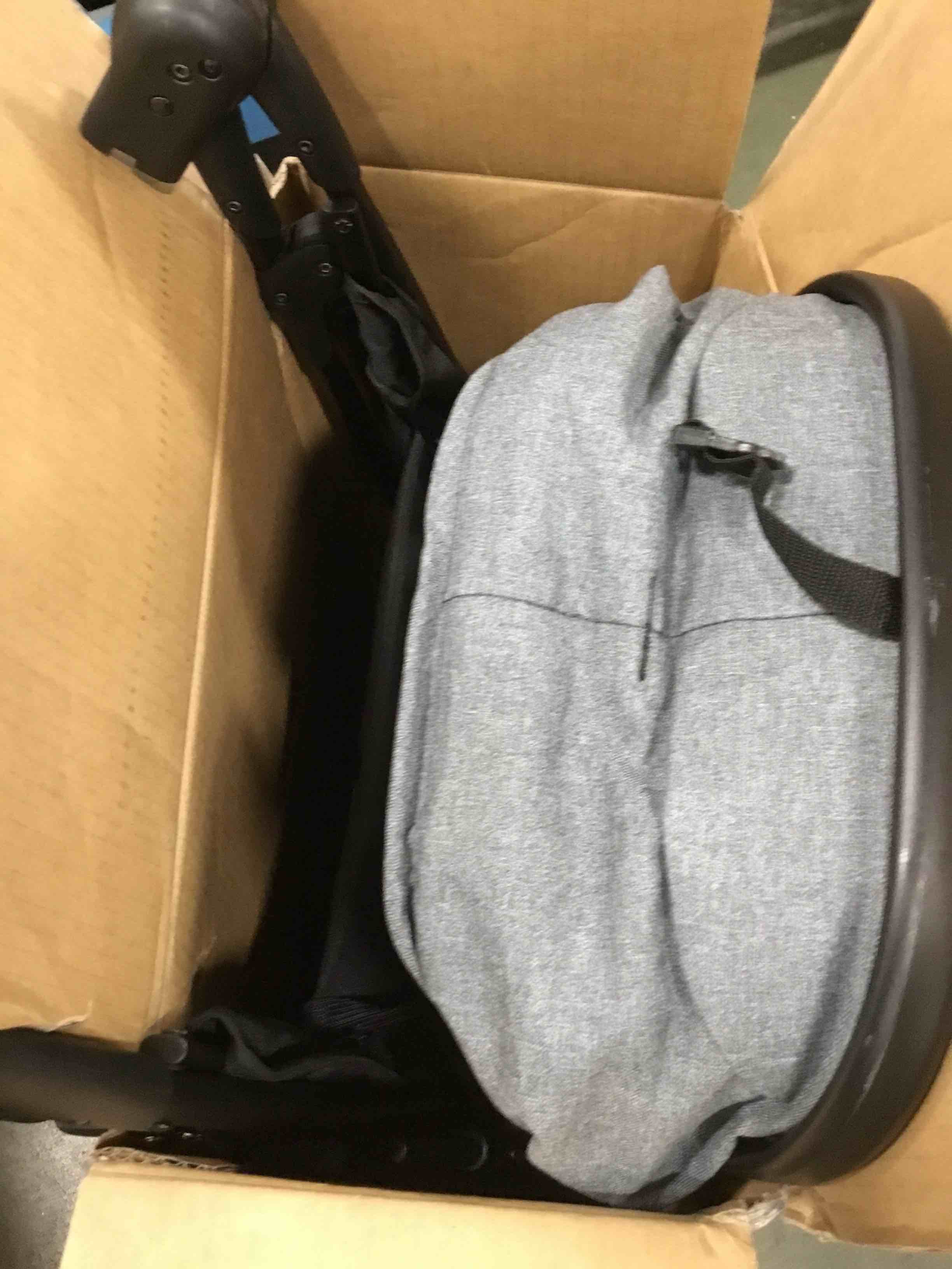 https://s3.amazonaws.com/lotting-images-prod/bidfta/RED5803843_1704457680705.jpeg