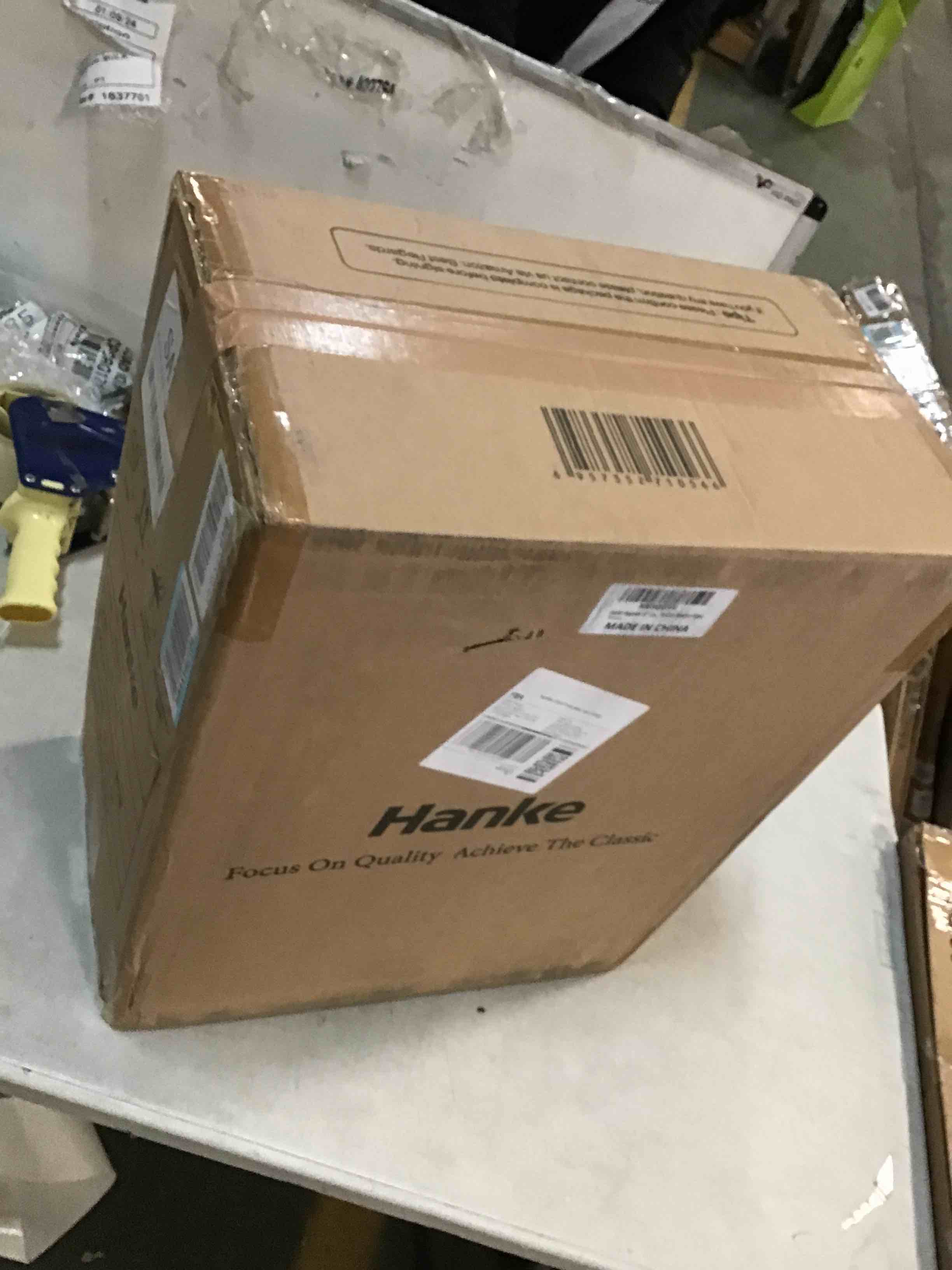 https://s3.amazonaws.com/lotting-images-prod/bidfta/RED5806201_1705426645056.jpeg