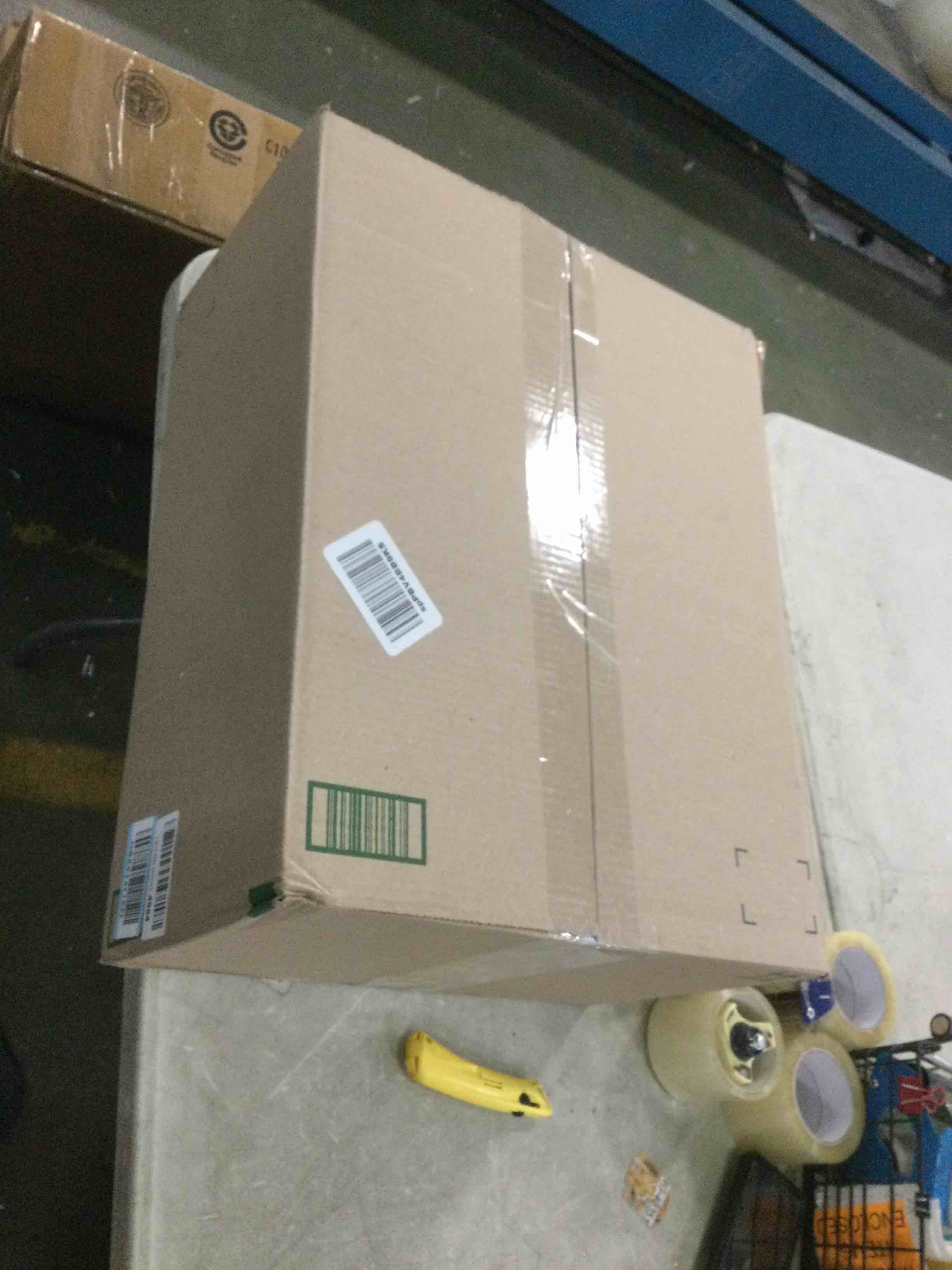 https://s3.amazonaws.com/lotting-images-prod/bidfta/RED5806821_1705593810200.jpeg