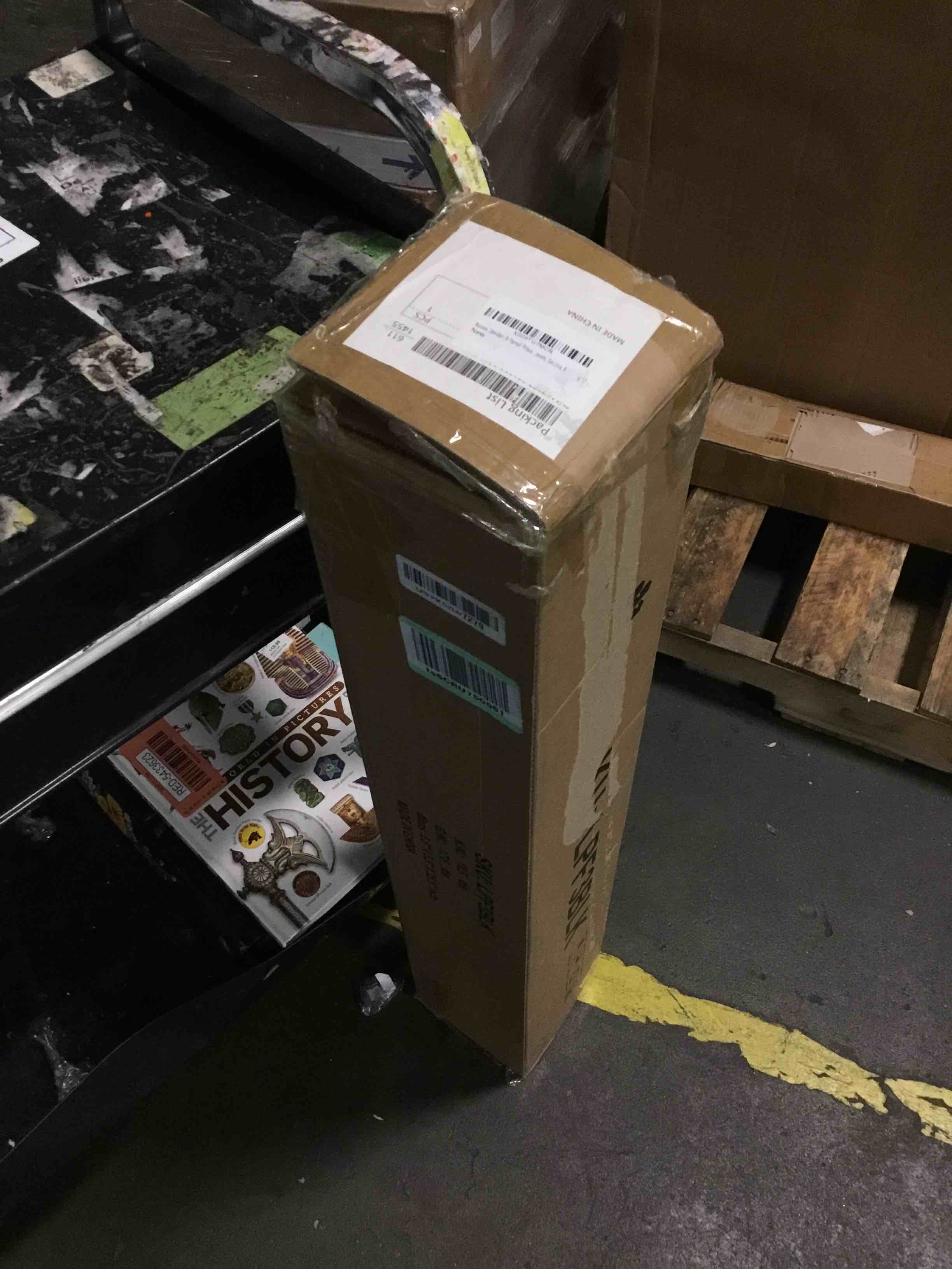 https://s3.amazonaws.com/lotting-images-prod/bidfta/RED5806976_1703078566993.jpeg
