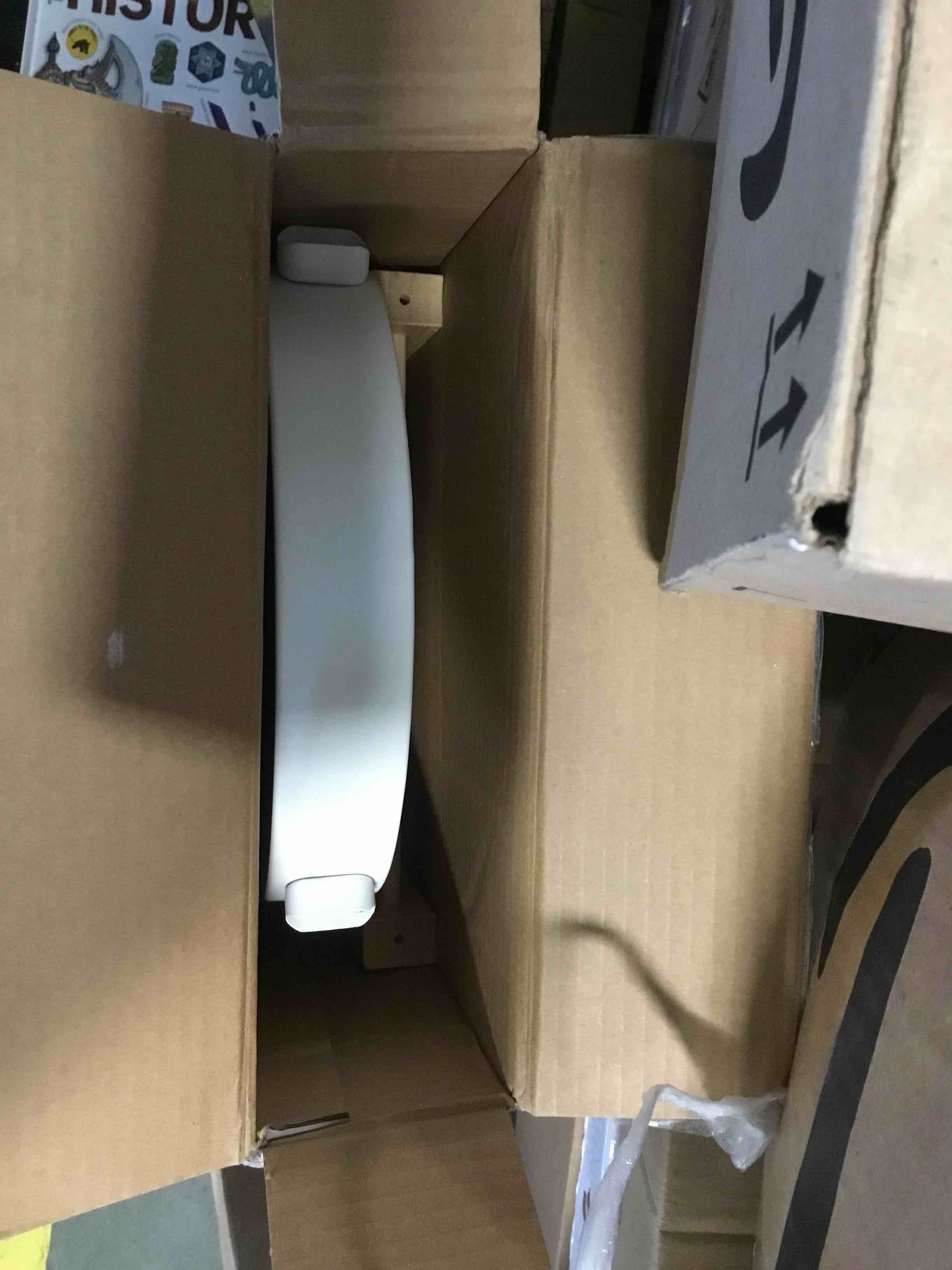 https://s3.amazonaws.com/lotting-images-prod/bidfta/RED5806994_1703087950298.jpeg