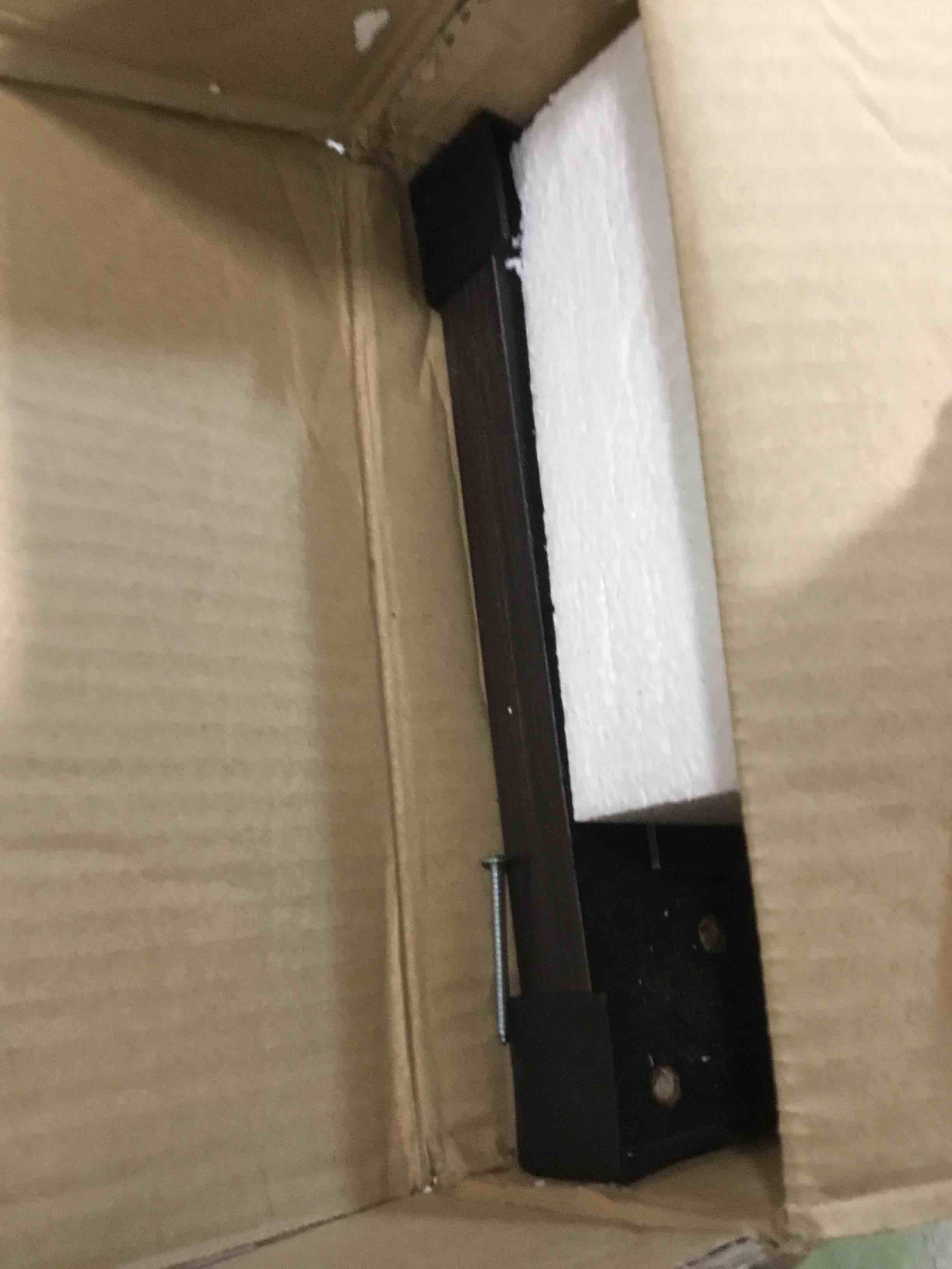 https://s3.amazonaws.com/lotting-images-prod/bidfta/RED5808301_1704547668438.jpeg