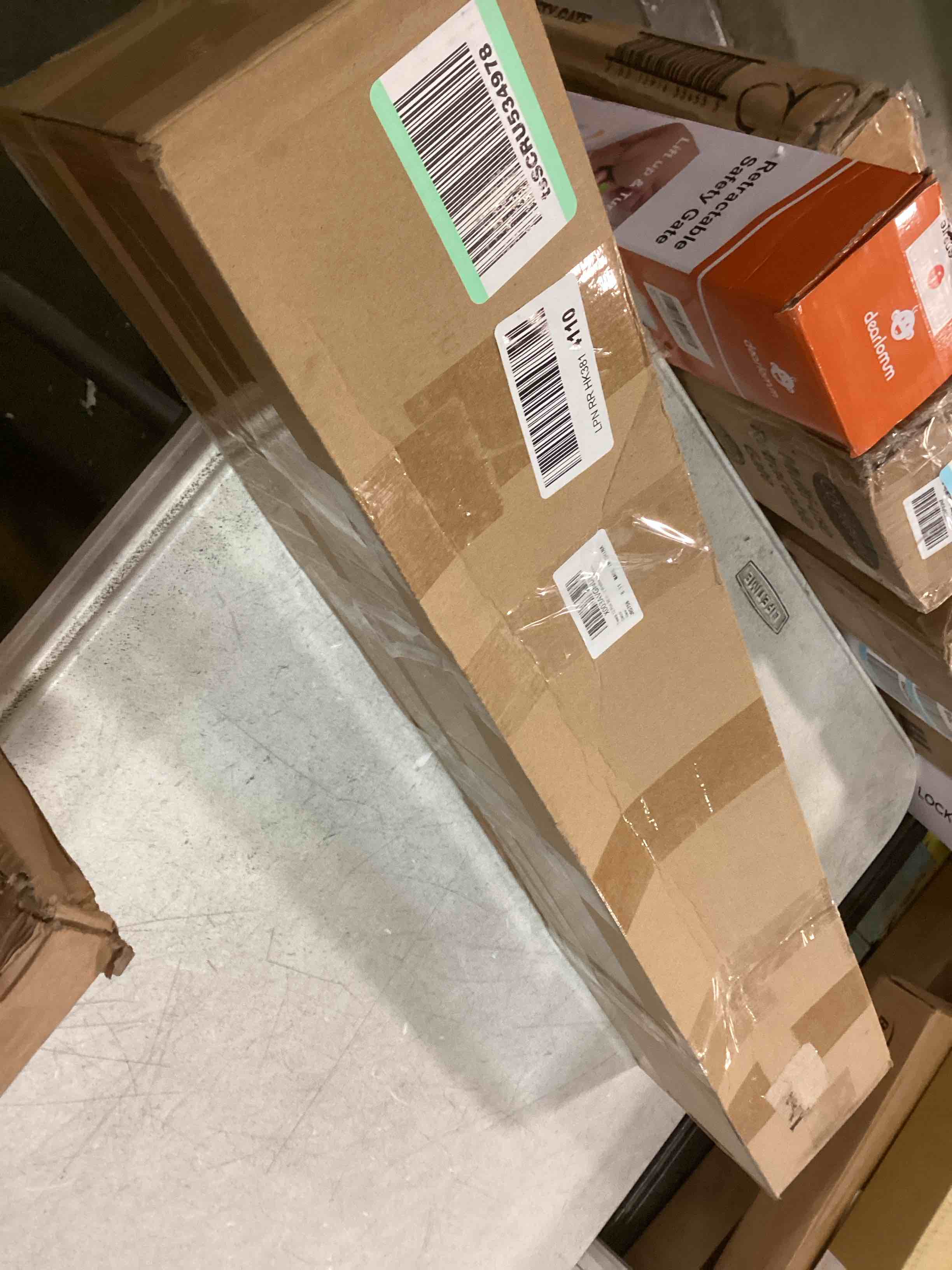https://s3.amazonaws.com/lotting-images-prod/bidfta/RED5808711_1703351845337.jpeg