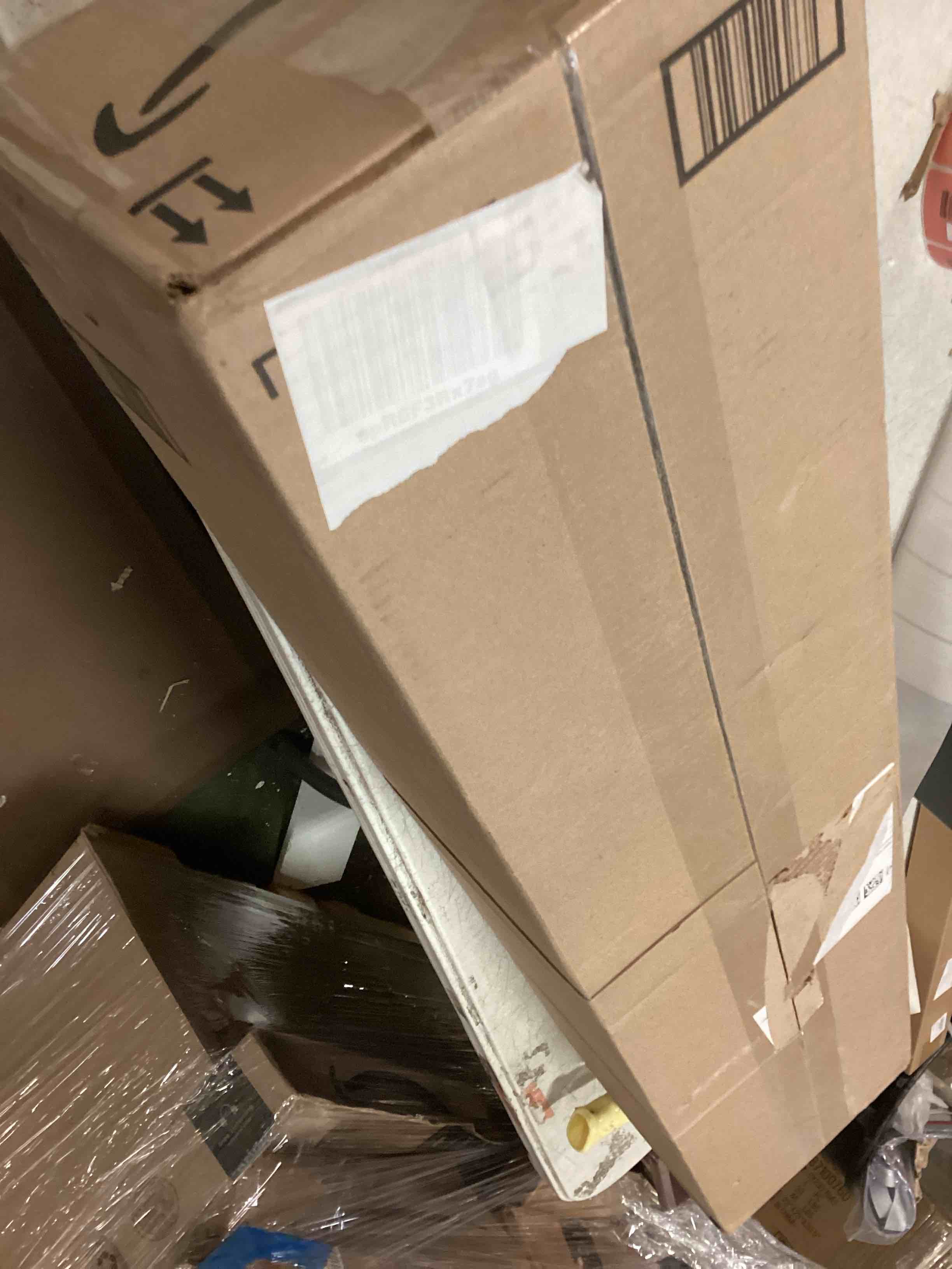 https://s3.amazonaws.com/lotting-images-prod/bidfta/RED5808935_1703604451911.jpeg