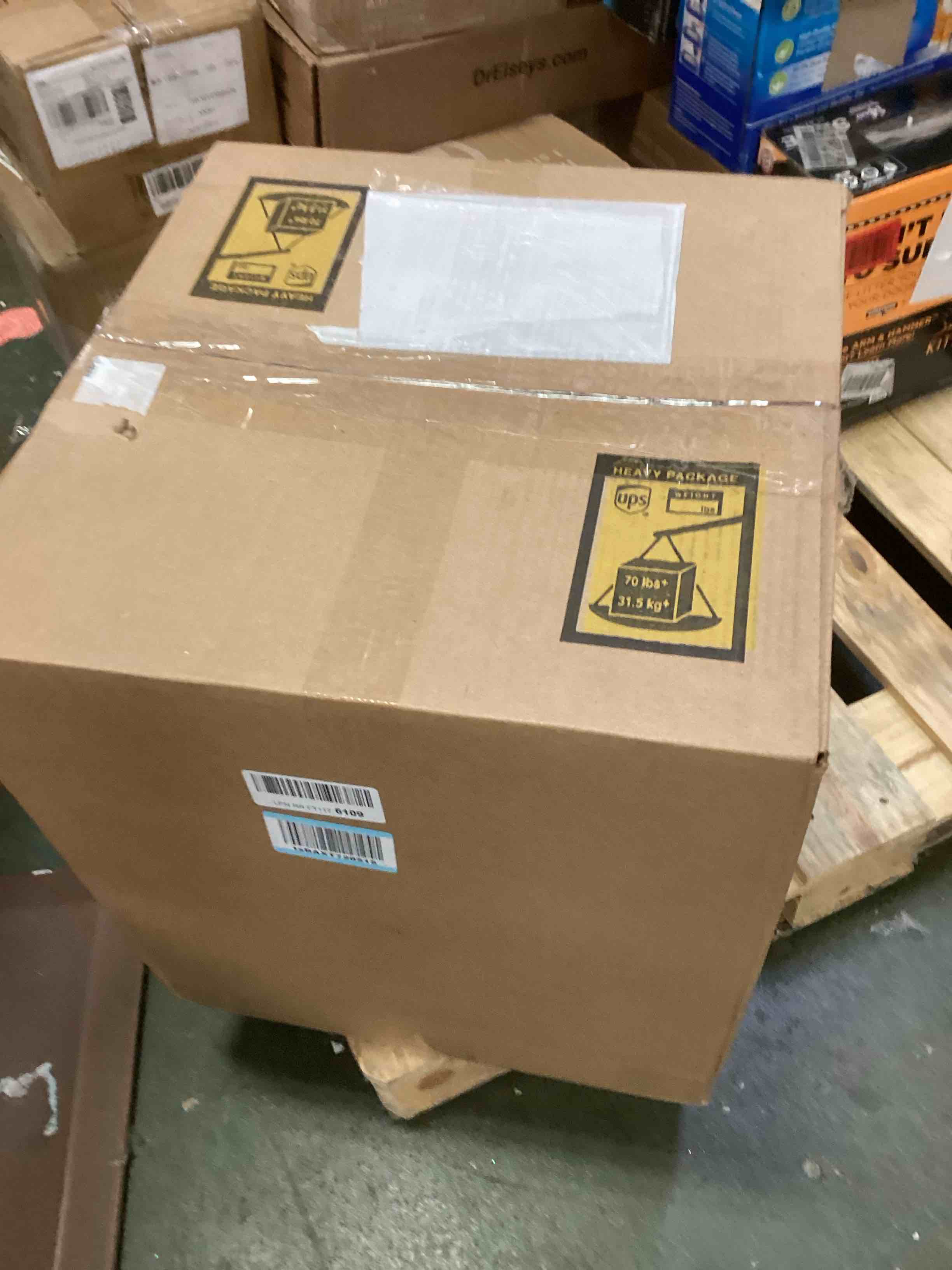 https://s3.amazonaws.com/lotting-images-prod/bidfta/RED5809023_1703612118964.jpeg