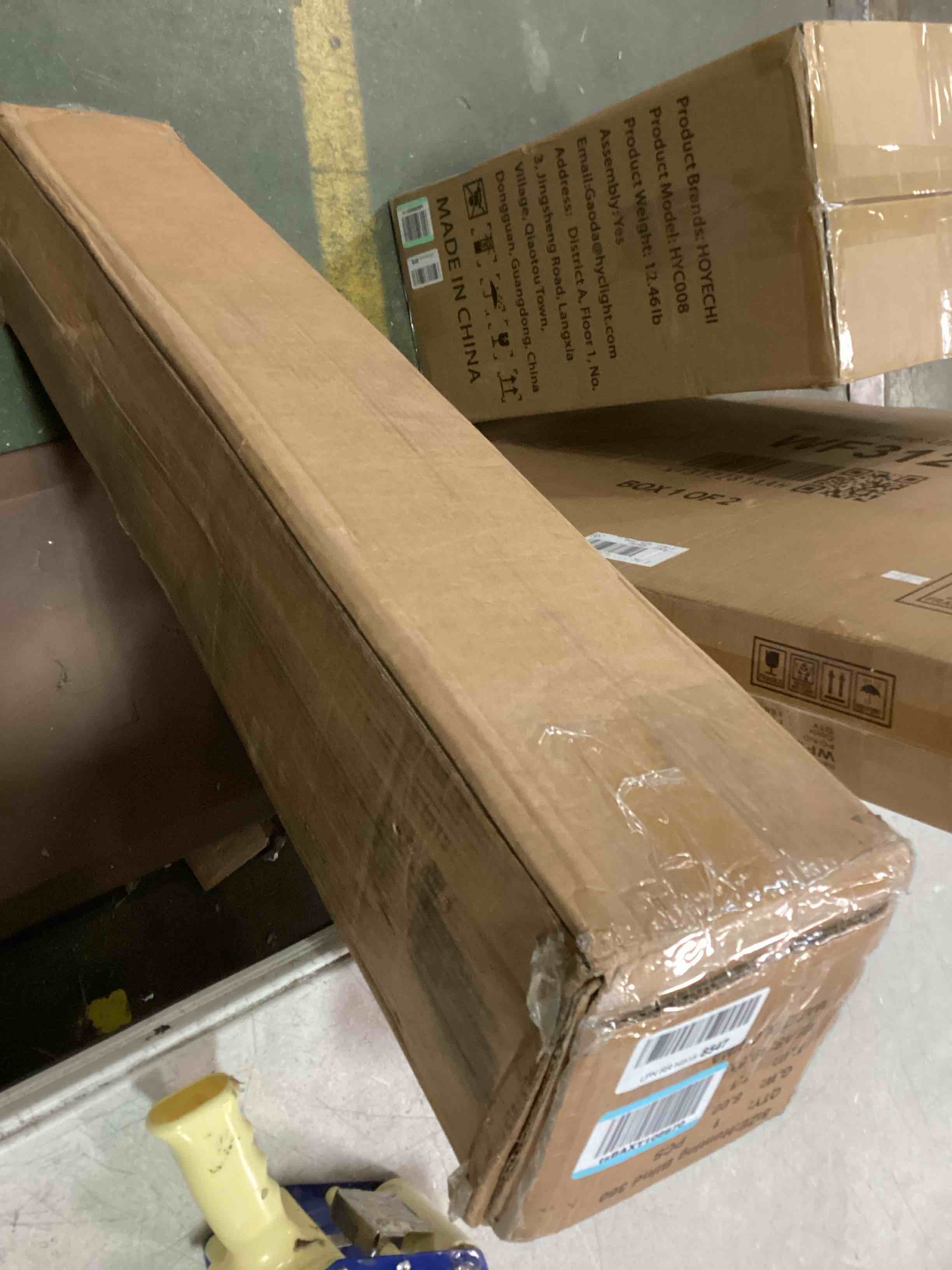 https://s3.amazonaws.com/lotting-images-prod/bidfta/RED5809104_1703623743117.jpeg