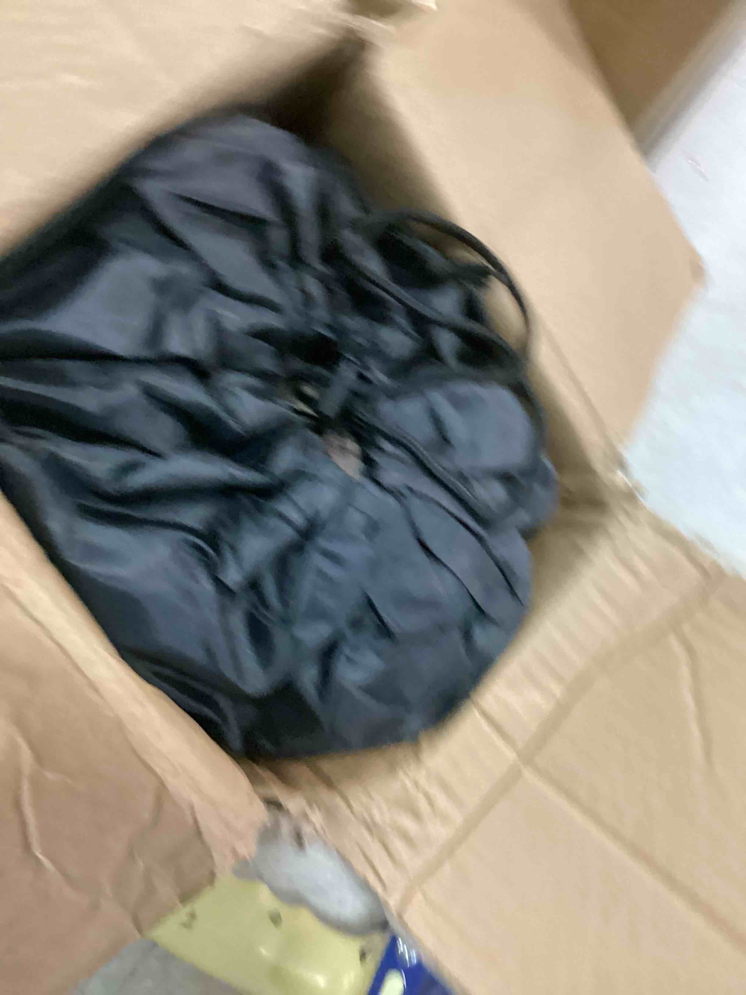 https://s3.amazonaws.com/lotting-images-prod/bidfta/RED5809104_1703623757865.jpeg