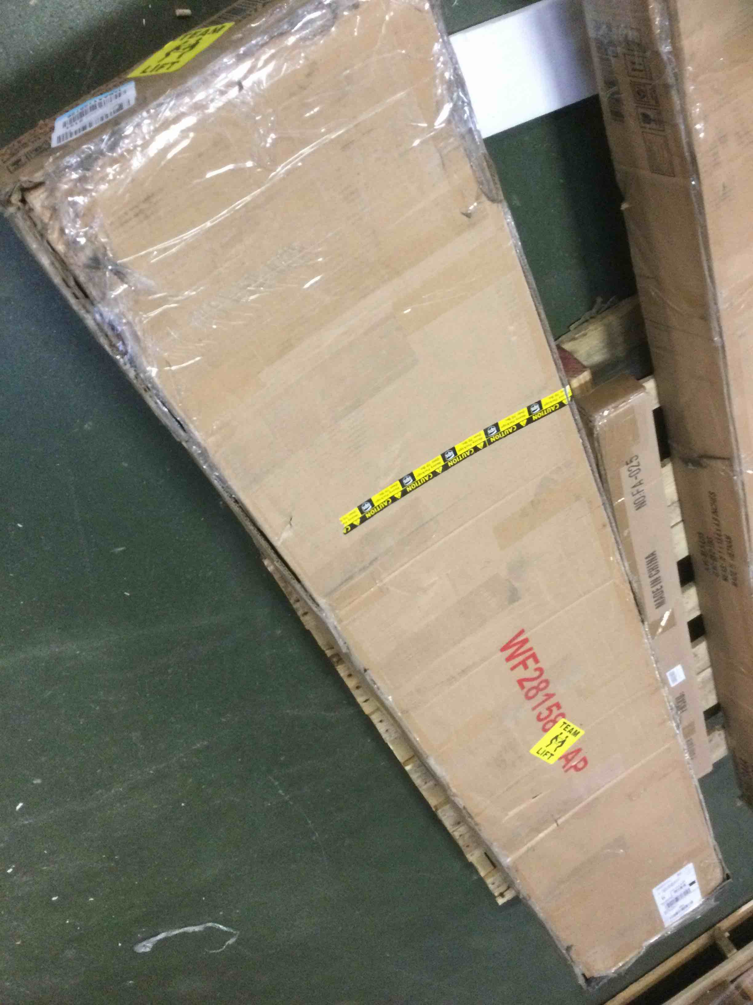 https://s3.amazonaws.com/lotting-images-prod/bidfta/RED5809167_1703684069381.jpeg