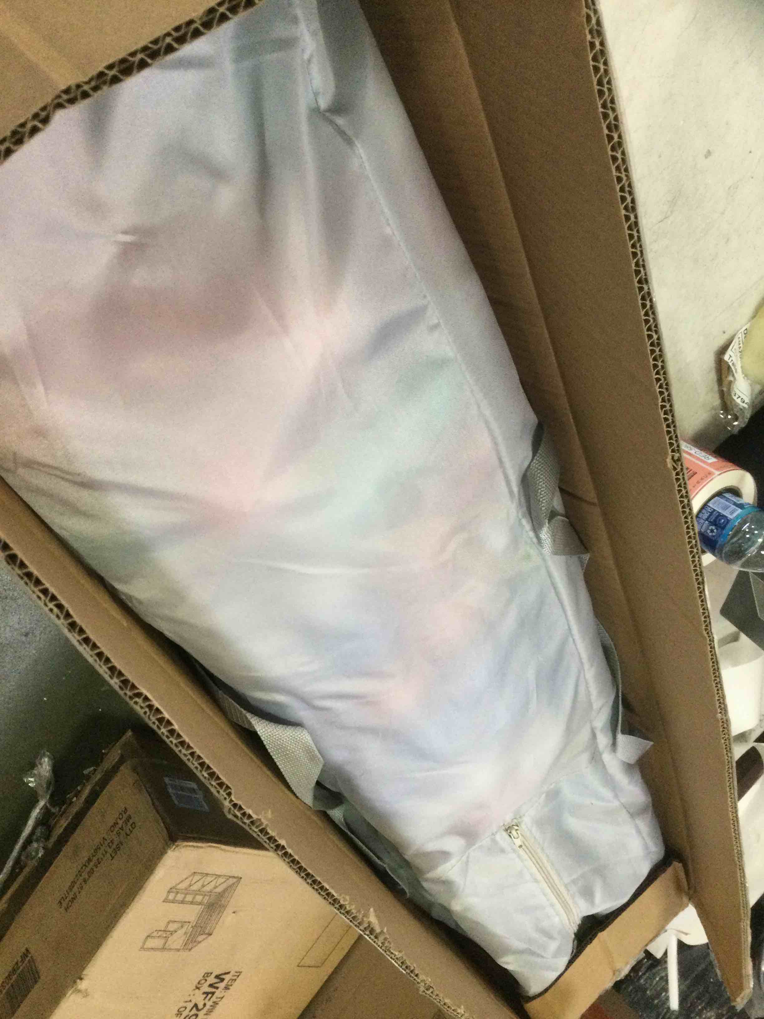 https://s3.amazonaws.com/lotting-images-prod/bidfta/RED5809235_1703691248176.jpeg