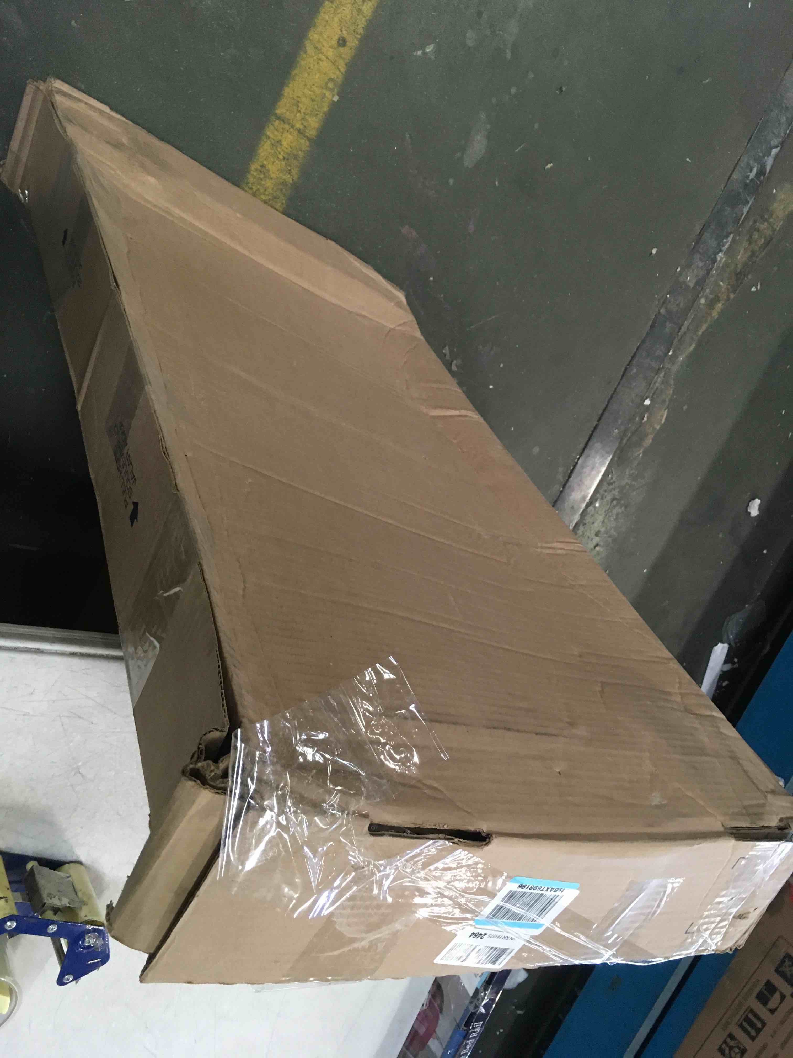 https://s3.amazonaws.com/lotting-images-prod/bidfta/RED5809307_1703698113668.jpeg
