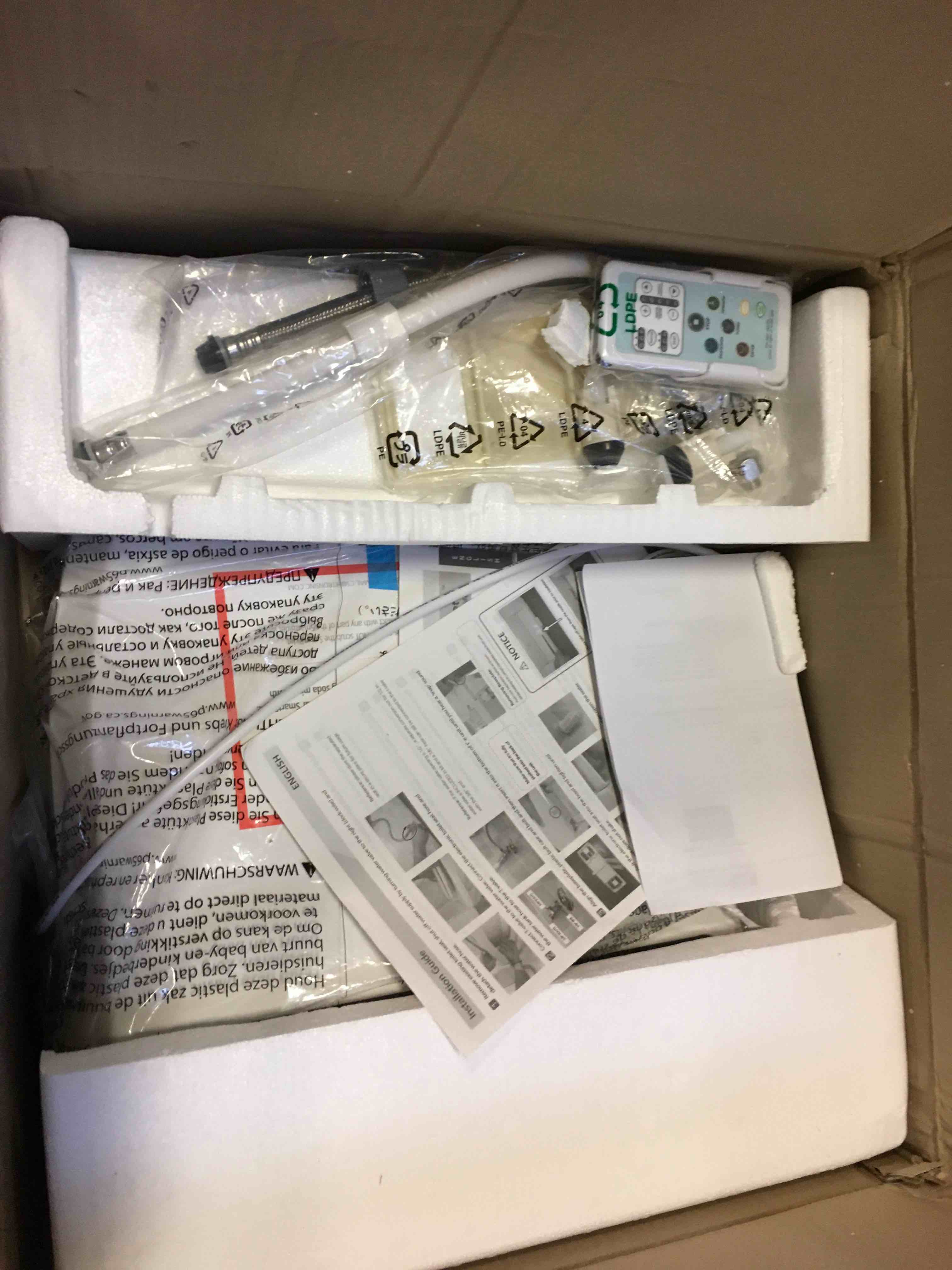 https://s3.amazonaws.com/lotting-images-prod/bidfta/RED5809362_1703706534870.jpeg
