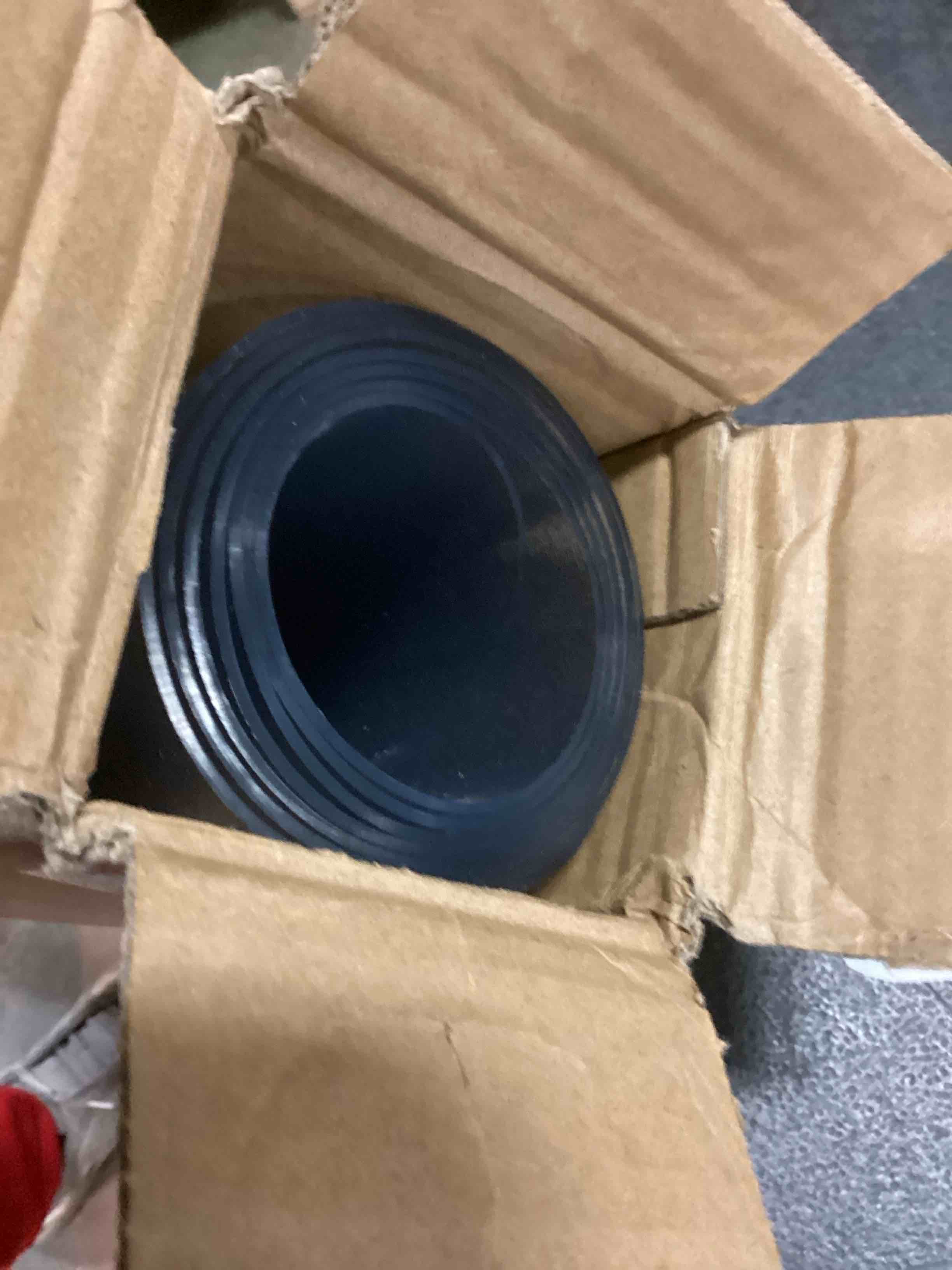 https://s3.amazonaws.com/lotting-images-prod/bidfta/RED5809402_1703765587392.jpeg