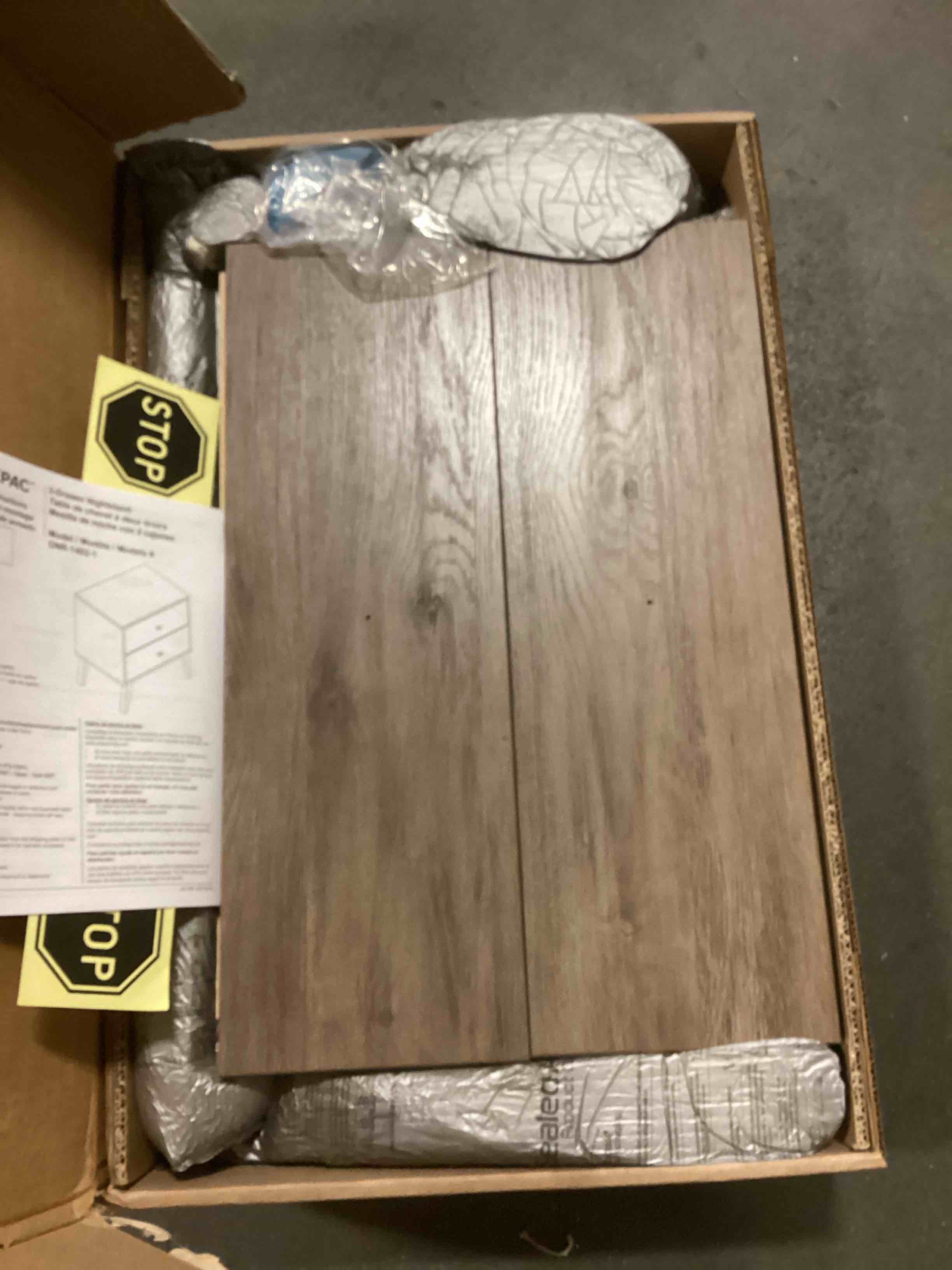 https://s3.amazonaws.com/lotting-images-prod/bidfta/RED5809444_1703775015897.jpeg