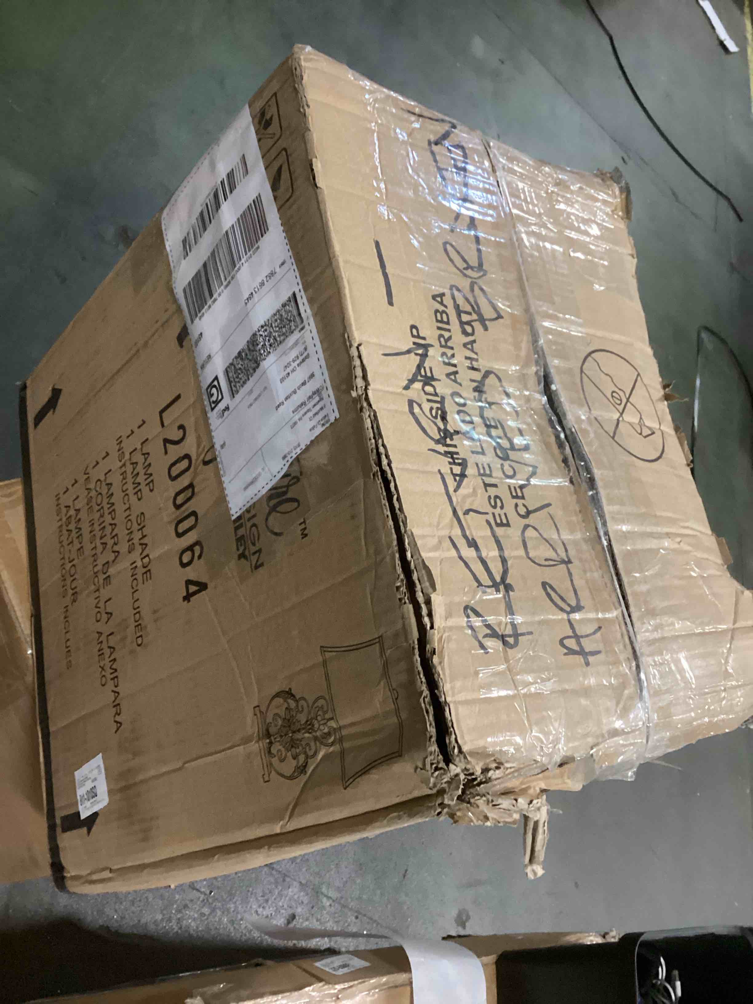https://s3.amazonaws.com/lotting-images-prod/bidfta/RED5809449_1703777348367.jpeg