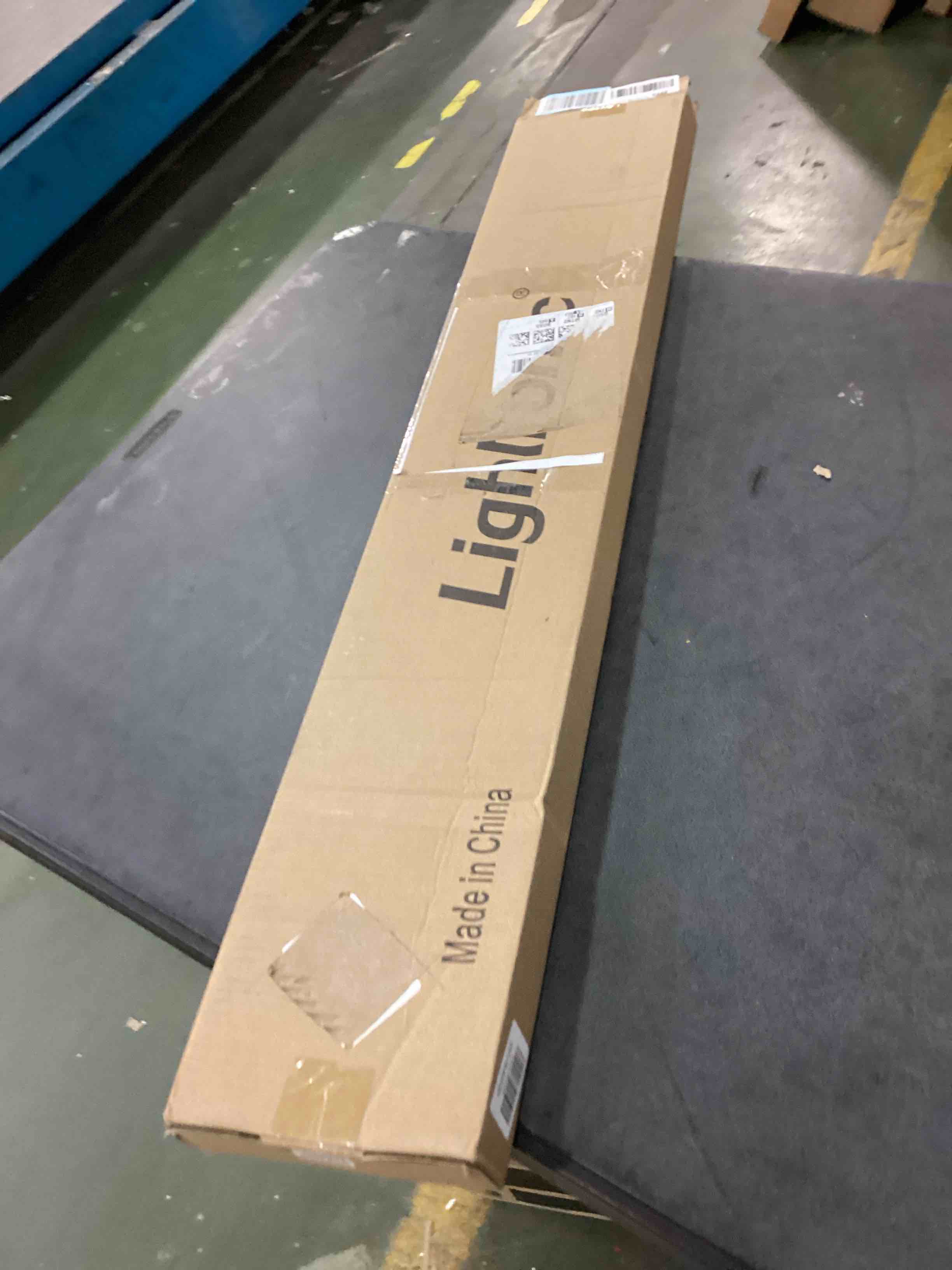 https://s3.amazonaws.com/lotting-images-prod/bidfta/RED5810059_1703278502330.jpeg