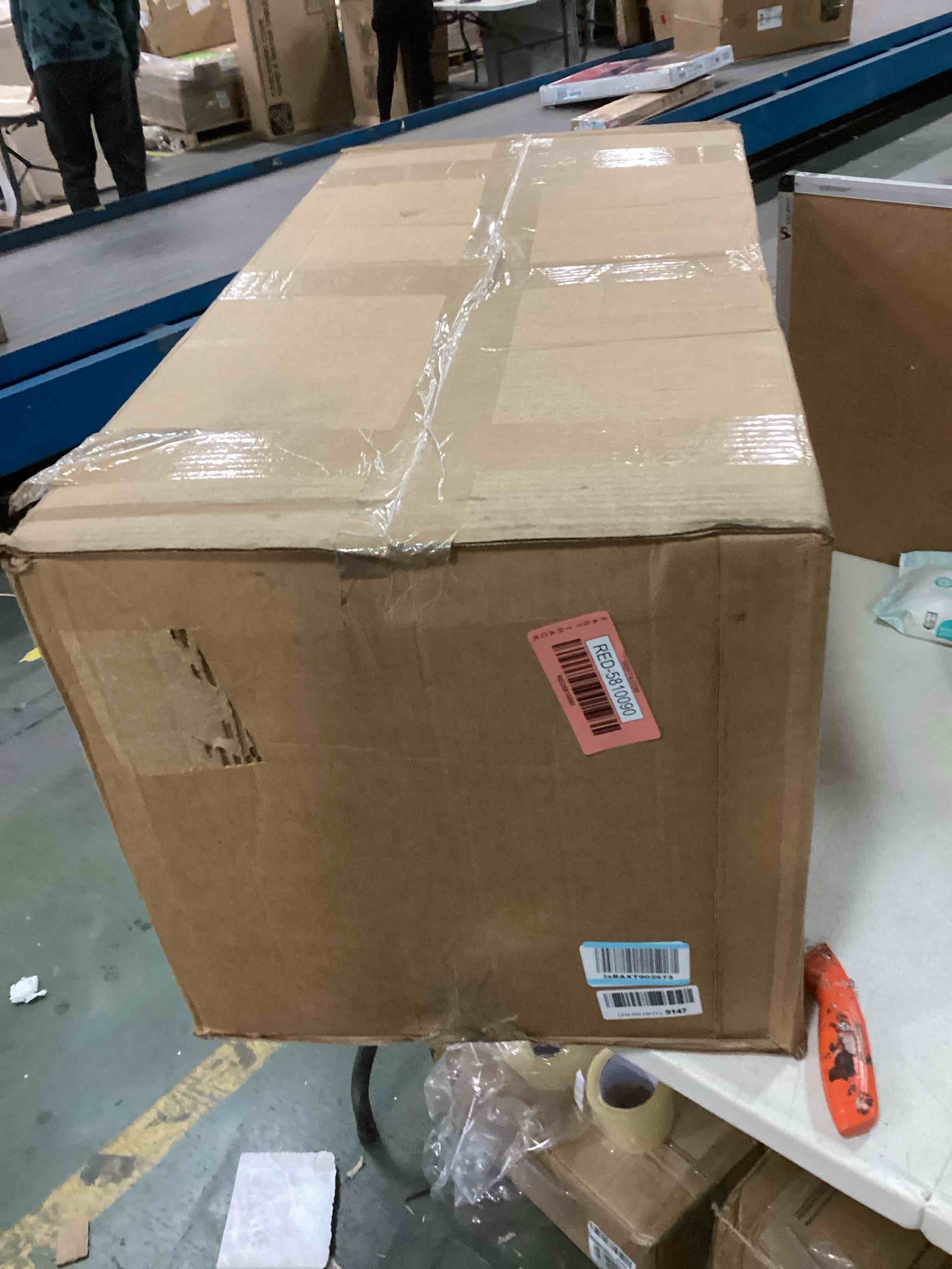 https://s3.amazonaws.com/lotting-images-prod/bidfta/RED5810090_1703337168386.jpeg