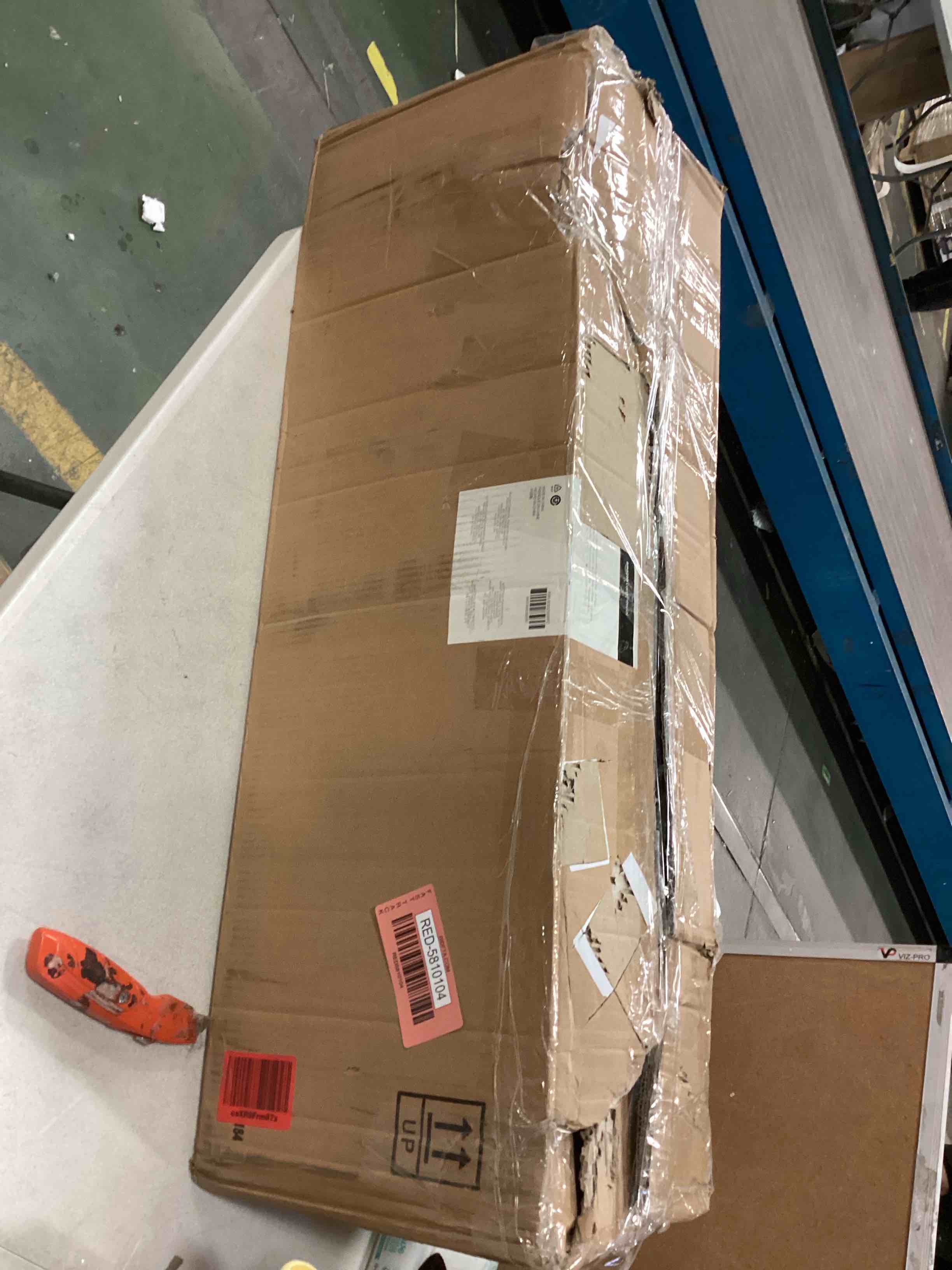 https://s3.amazonaws.com/lotting-images-prod/bidfta/RED5810104_1703338893313.jpeg