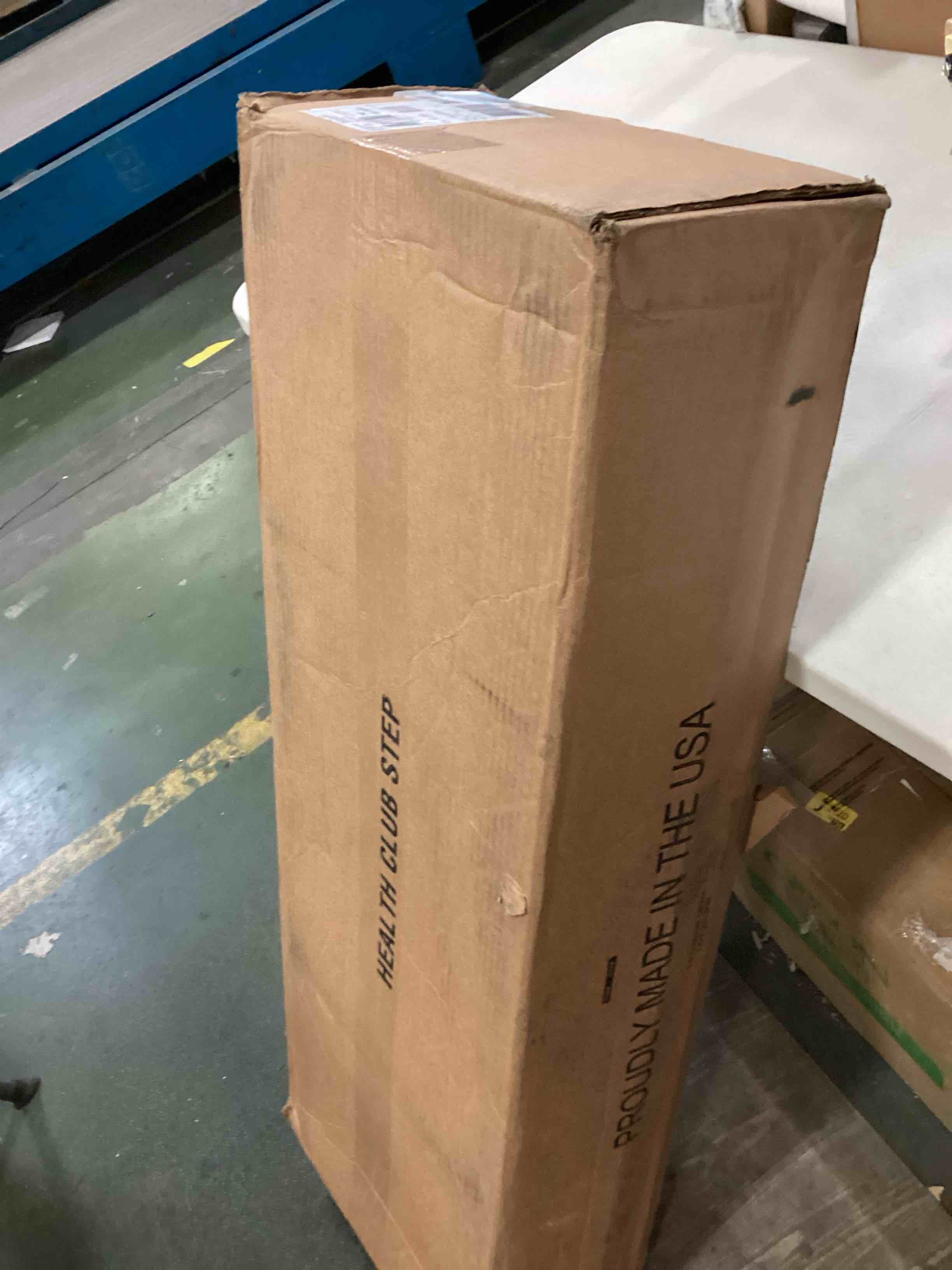 https://s3.amazonaws.com/lotting-images-prod/bidfta/RED5810130_1703343313547.jpeg