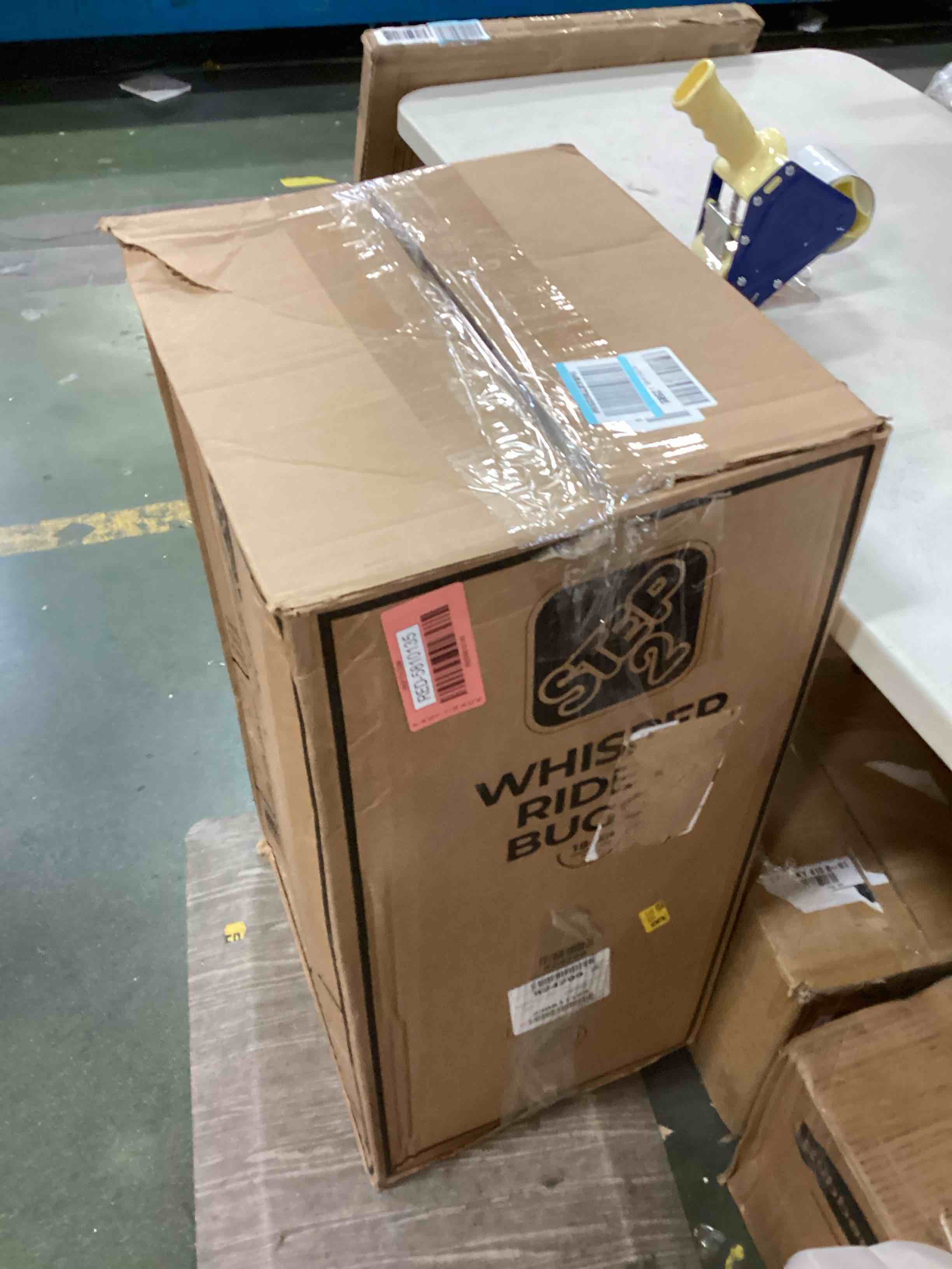 https://s3.amazonaws.com/lotting-images-prod/bidfta/RED5810135_1703345394602.jpeg