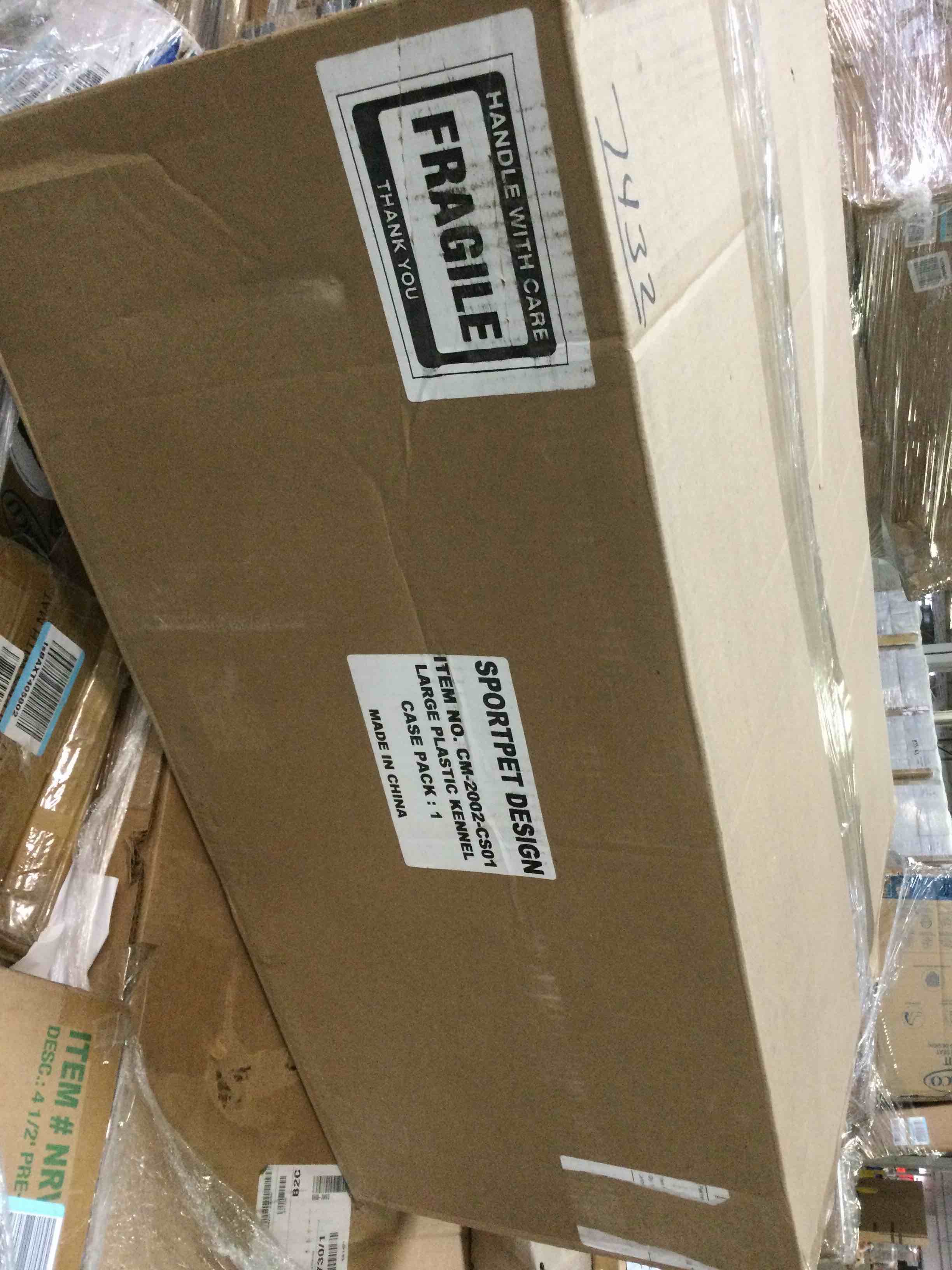 Large plastic kennel