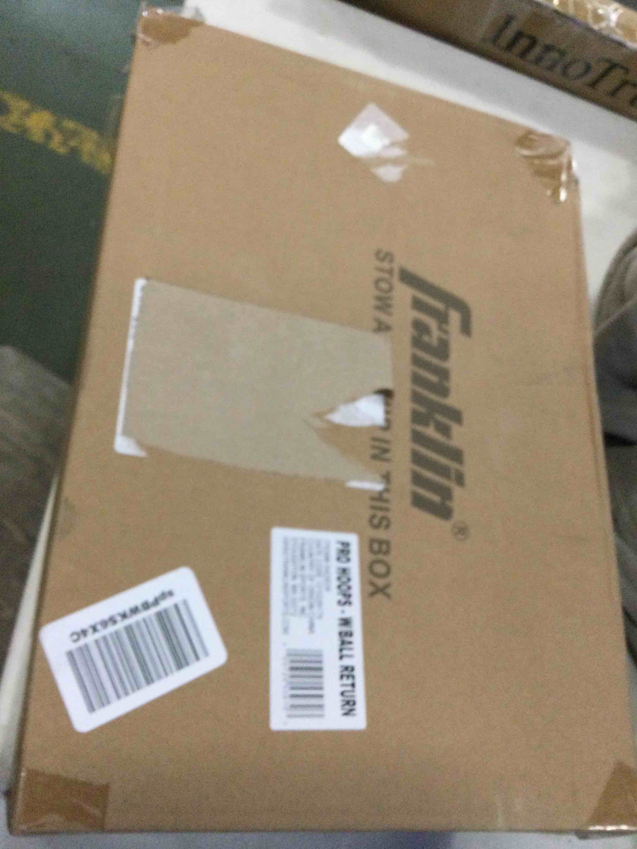 https://s3.amazonaws.com/lotting-images-prod/bidfta/RED5810631_1703704685916.jpeg
