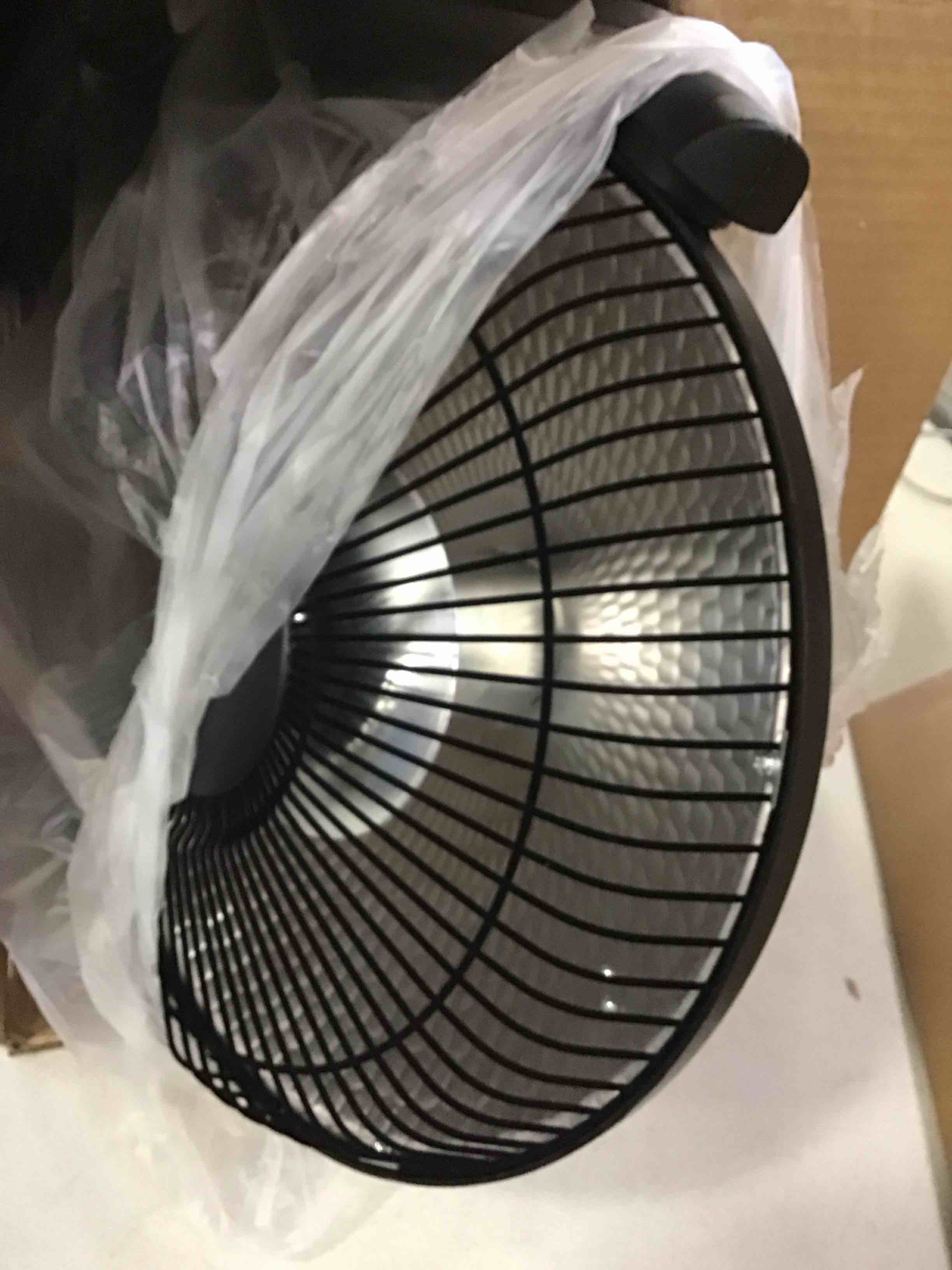 https://s3.amazonaws.com/lotting-images-prod/bidfta/RED5810800_1704397125576.jpeg