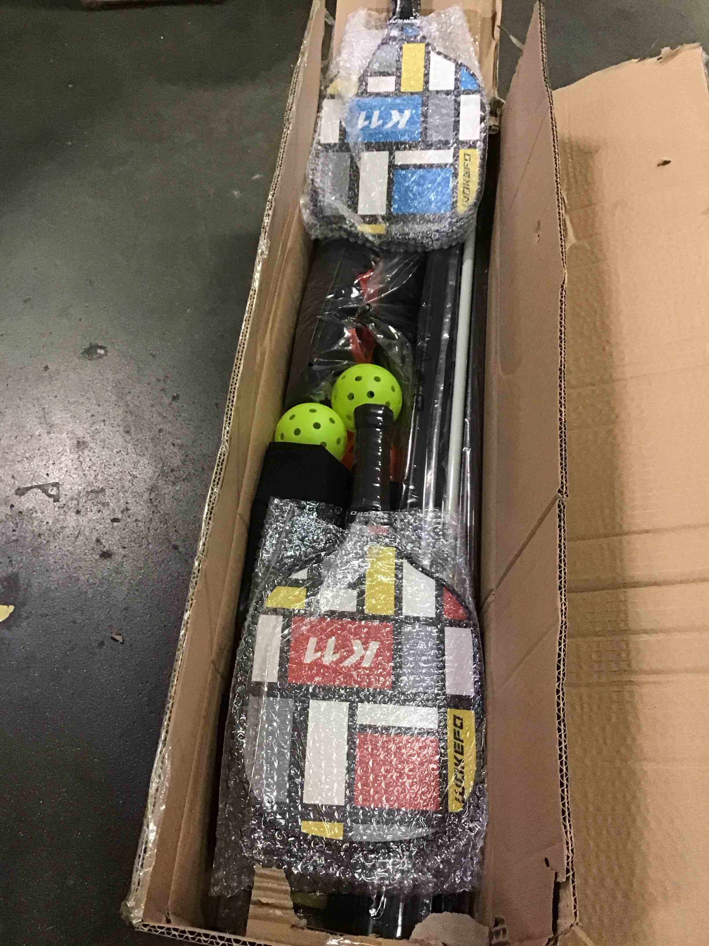 https://s3.amazonaws.com/lotting-images-prod/bidfta/RED5810802_1704397459202.jpeg