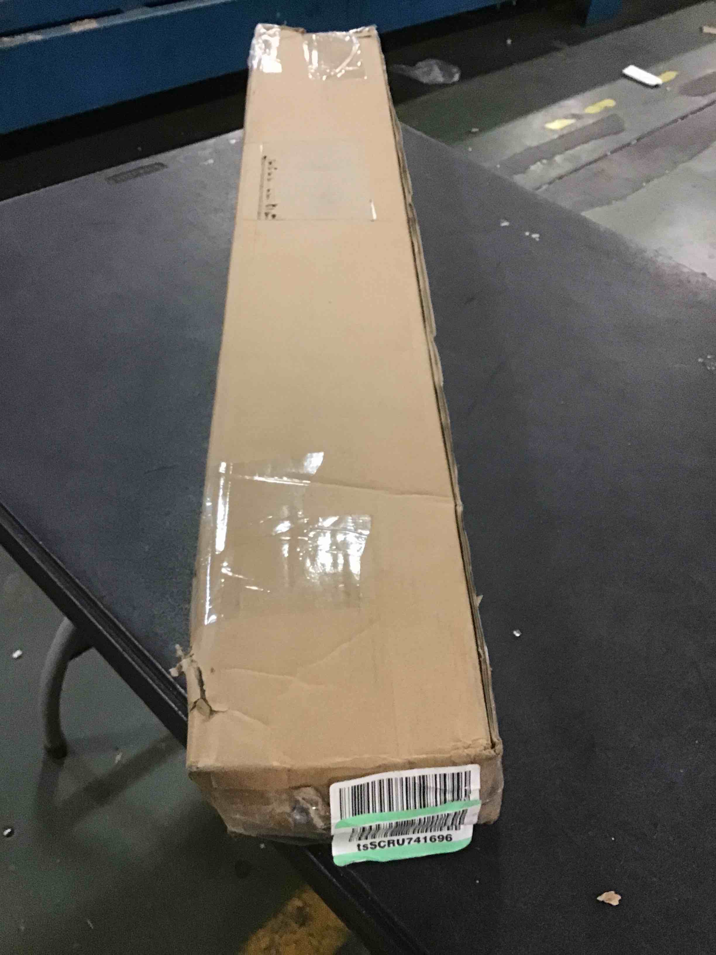 https://s3.amazonaws.com/lotting-images-prod/bidfta/RED5811067_1704557294555.jpeg