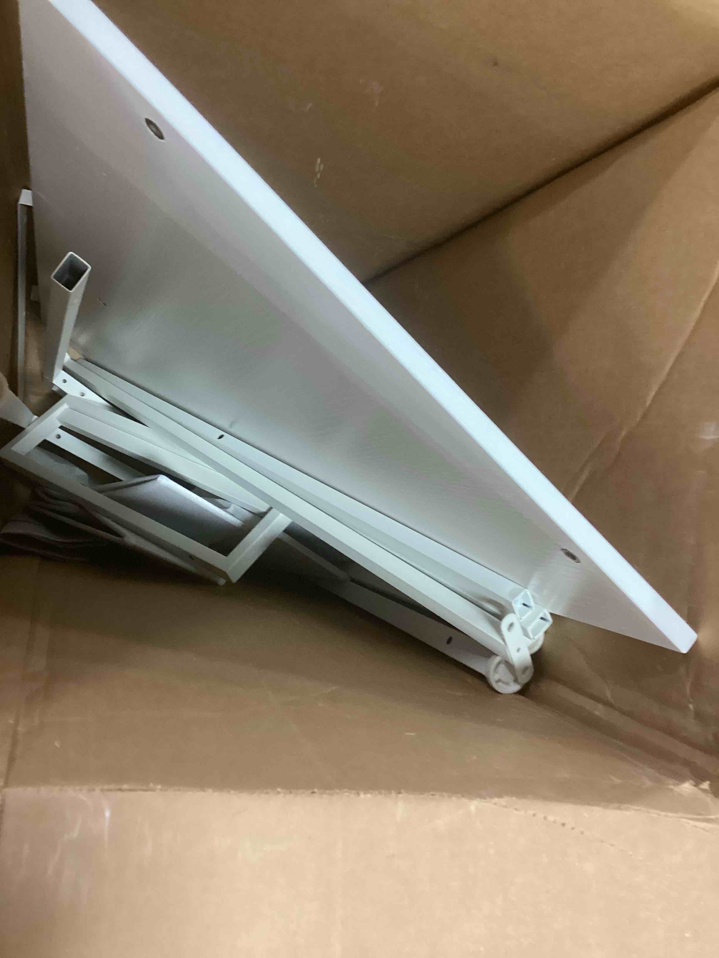 https://s3.amazonaws.com/lotting-images-prod/bidfta/RED5811377_1705410723103.jpeg