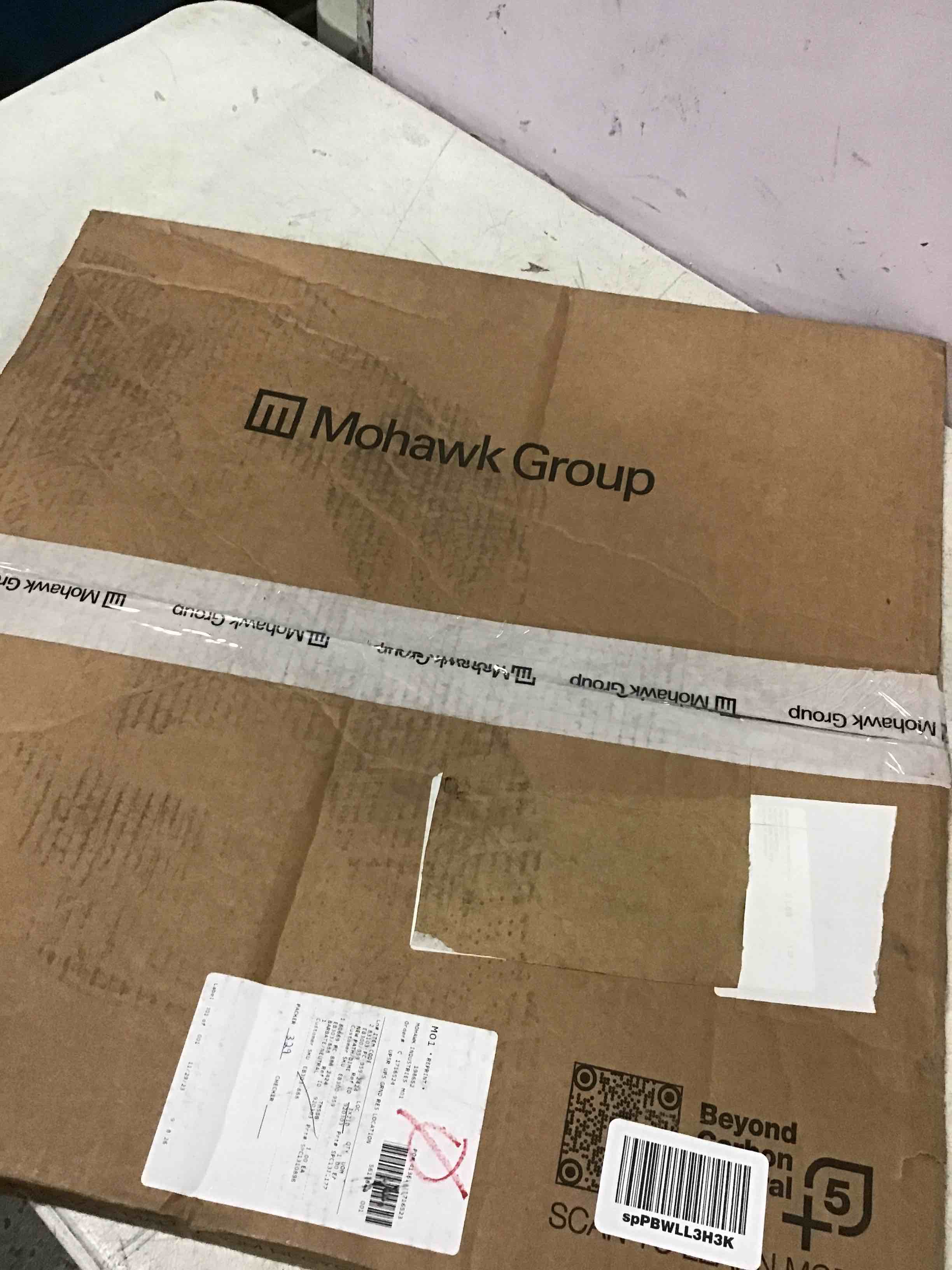 https://s3.amazonaws.com/lotting-images-prod/bidfta/RED5811937_1703340511295.jpeg