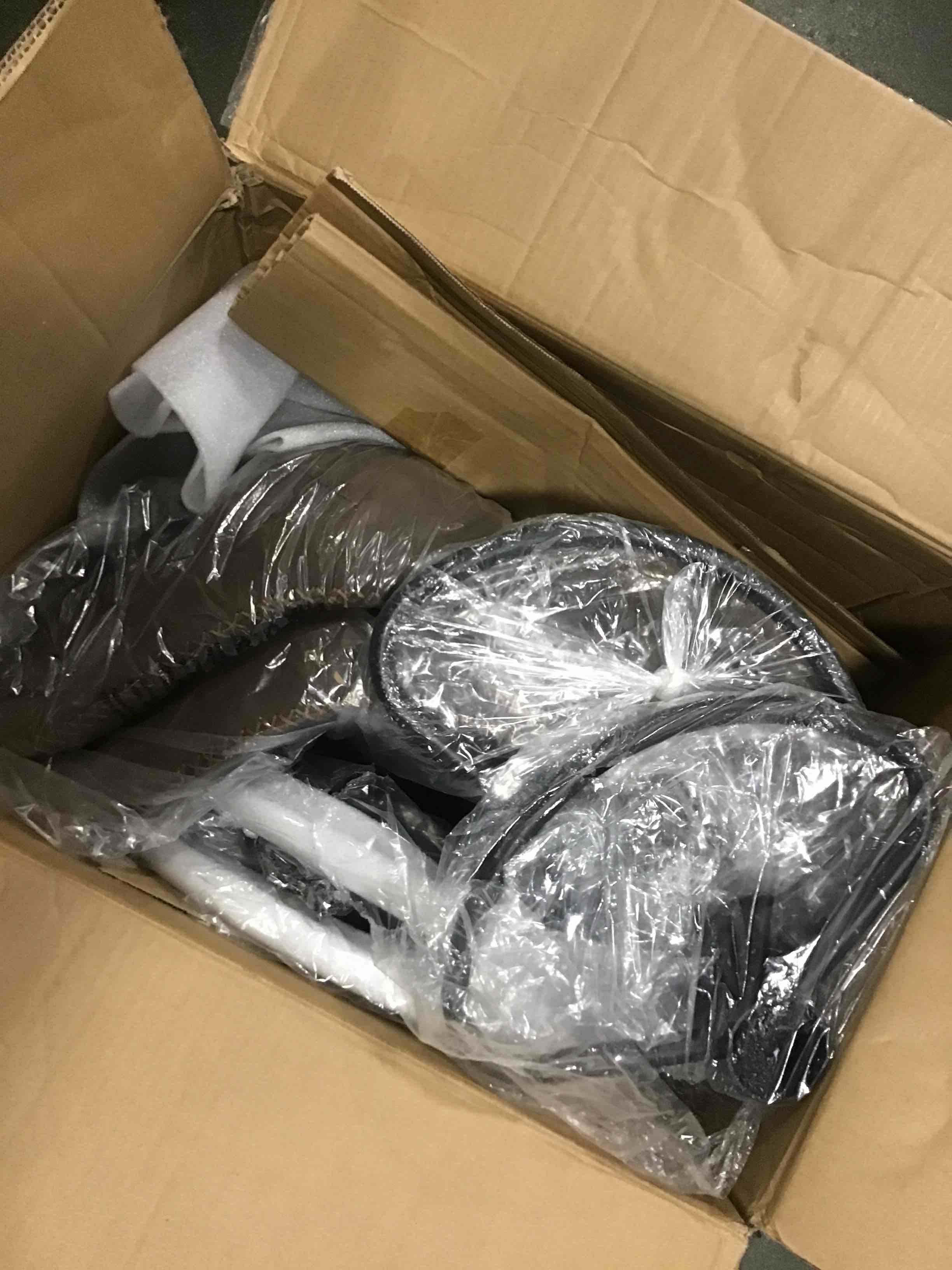 https://s3.amazonaws.com/lotting-images-prod/bidfta/RED5811961_1703342683310.jpeg