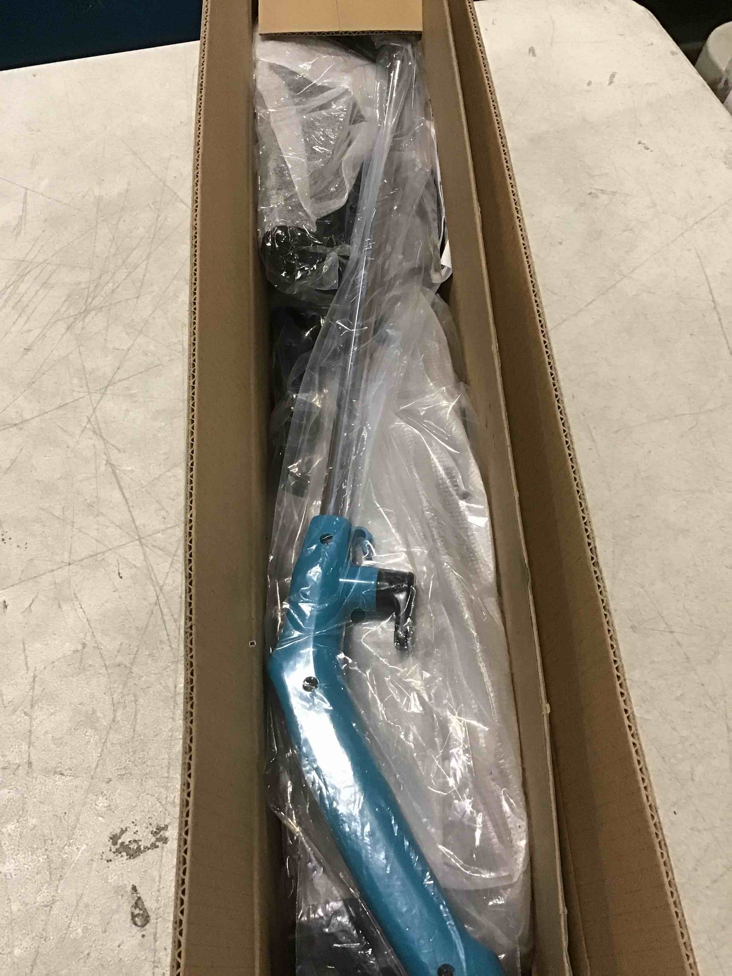 https://s3.amazonaws.com/lotting-images-prod/bidfta/RED5812066_1703355843553.jpeg