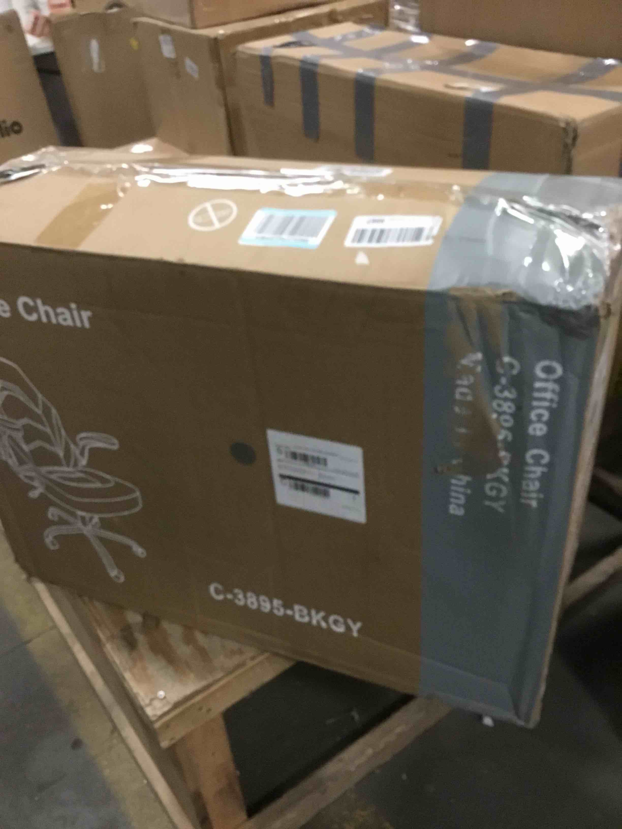 https://s3.amazonaws.com/lotting-images-prod/bidfta/RED5812200_1703853904782.jpeg