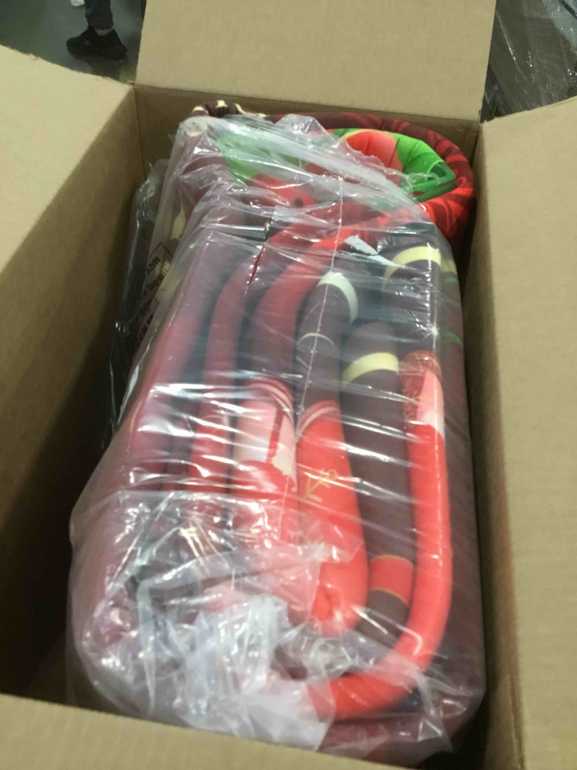 https://s3.amazonaws.com/lotting-images-prod/bidfta/RED5812353_1703877841120.jpeg