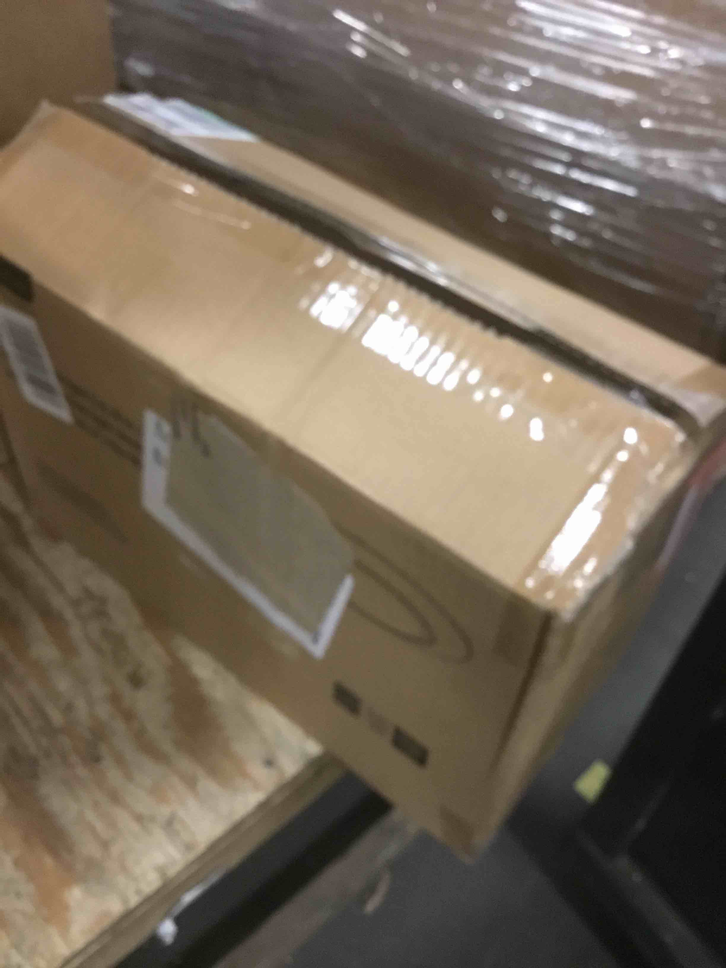 https://s3.amazonaws.com/lotting-images-prod/bidfta/RED5812444_1704202964320.jpeg
