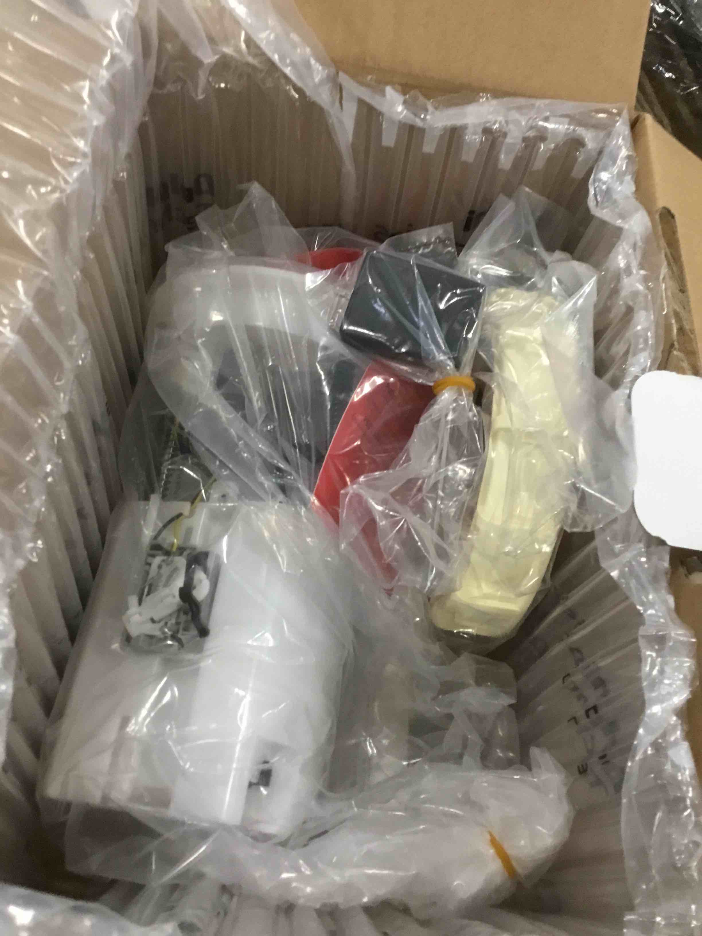 https://s3.amazonaws.com/lotting-images-prod/bidfta/RED5812514_1704212443257.jpeg