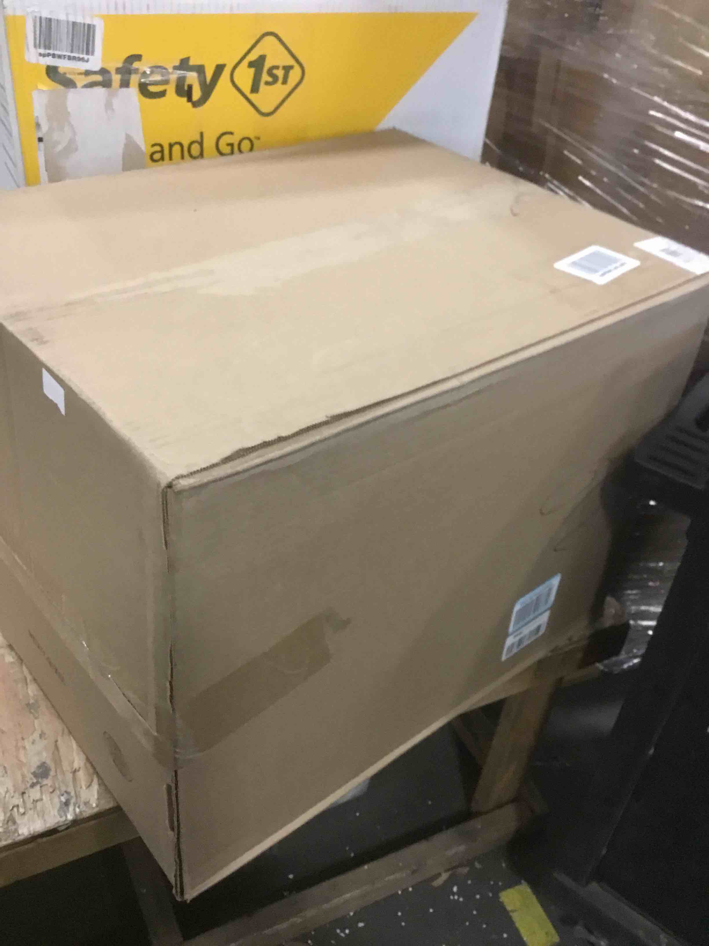 https://s3.amazonaws.com/lotting-images-prod/bidfta/RED5812668_1704289547603.jpeg