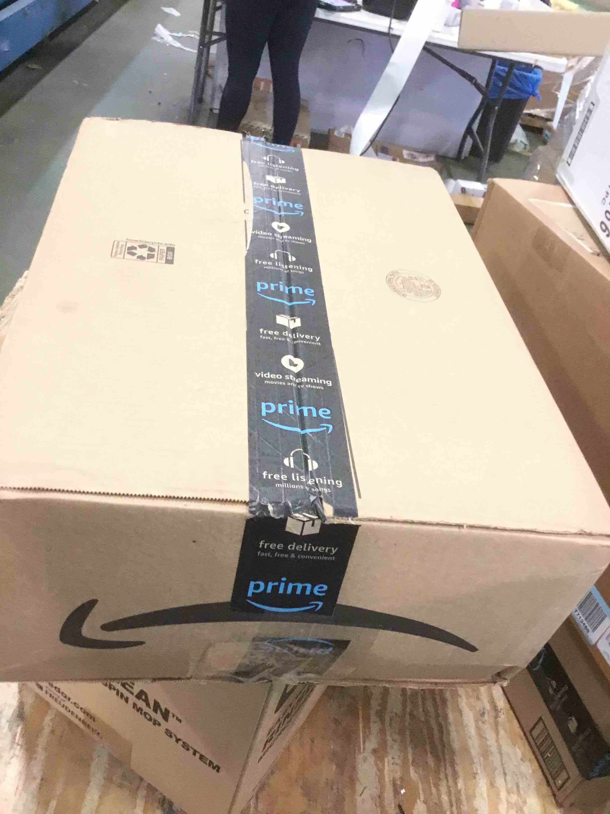 https://s3.amazonaws.com/lotting-images-prod/bidfta/RED5812680_1704290897508.jpeg