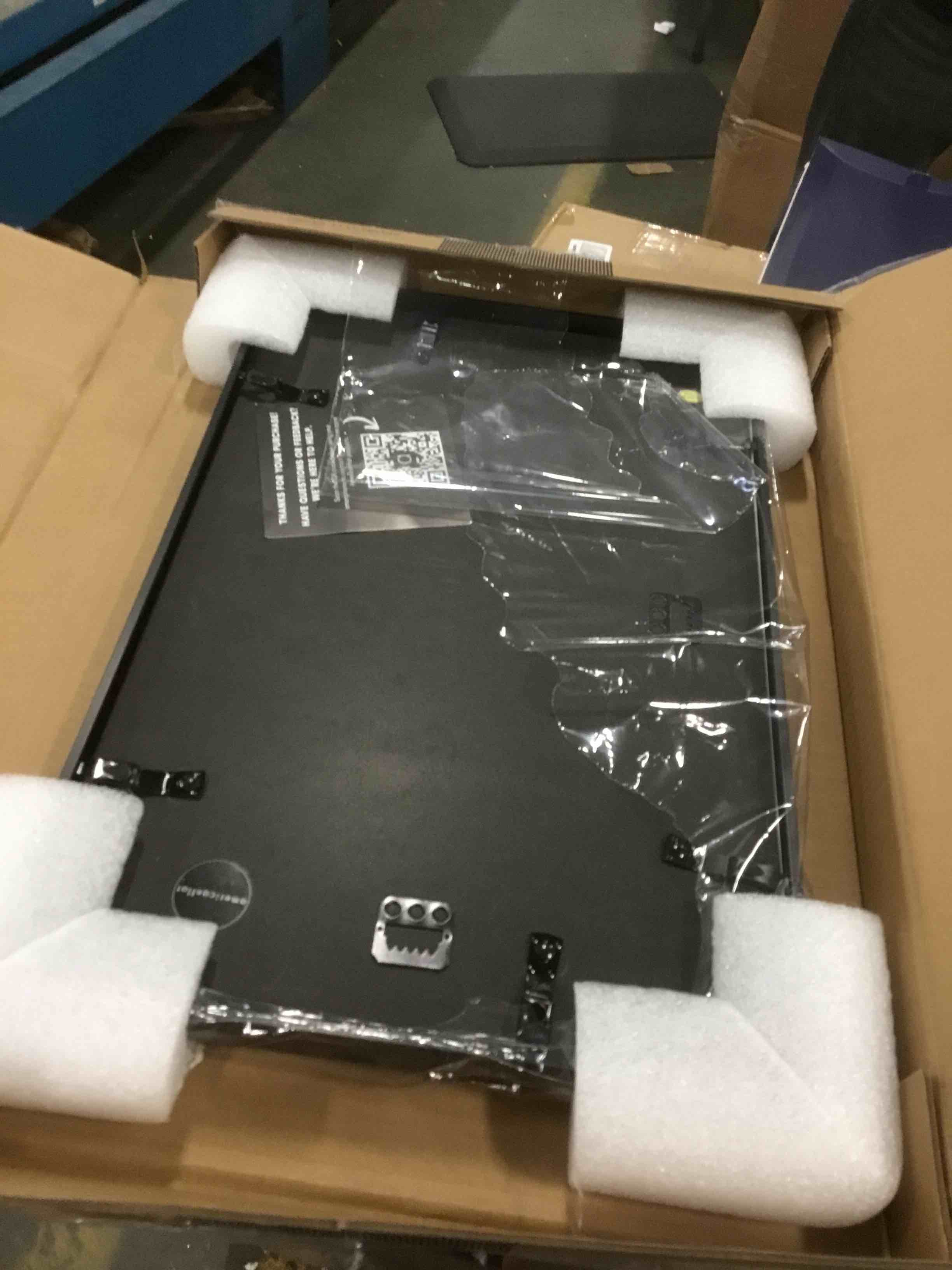 https://s3.amazonaws.com/lotting-images-prod/bidfta/RED5812824_1704313168858.jpeg