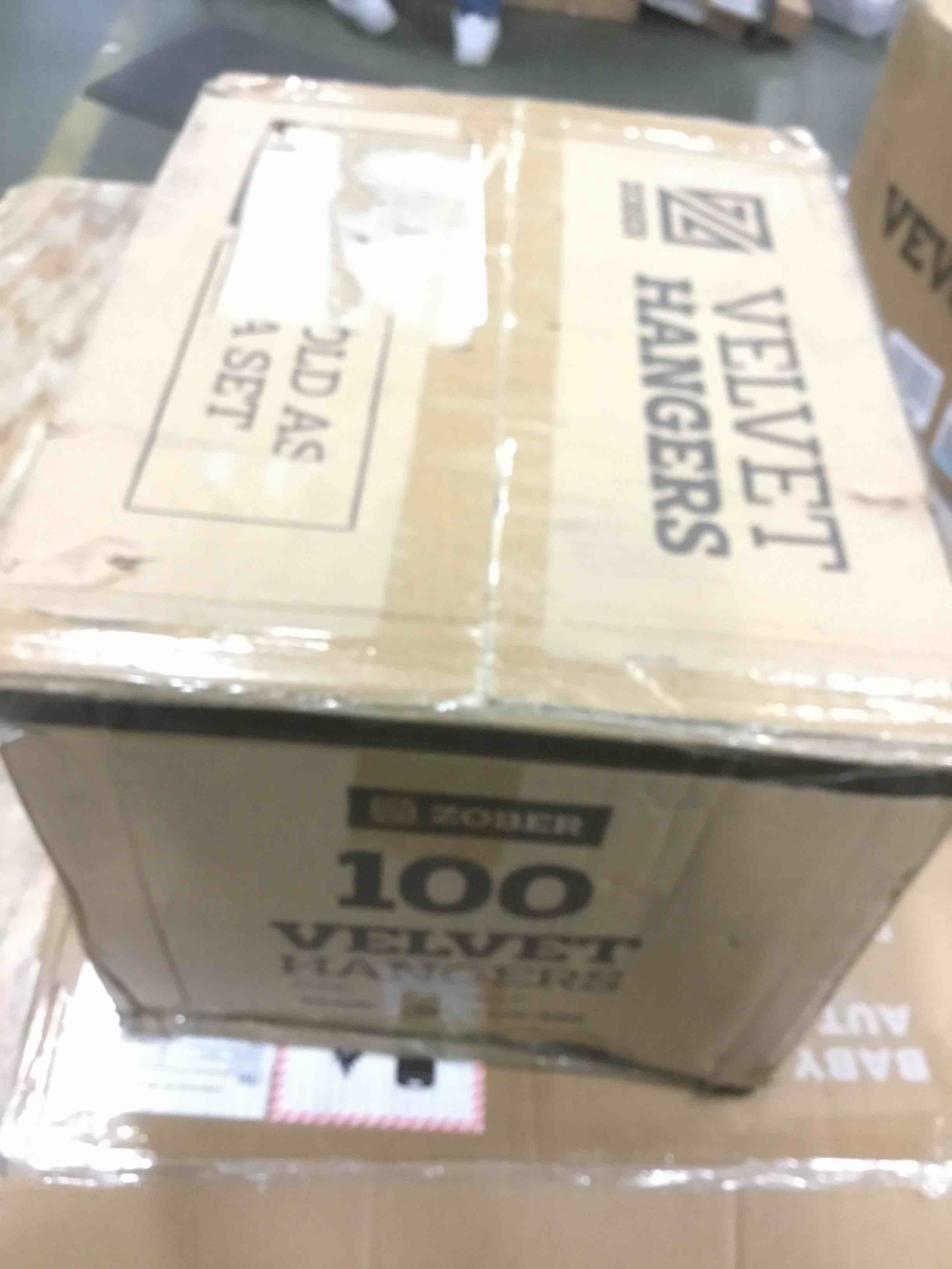 https://s3.amazonaws.com/lotting-images-prod/bidfta/RED5812912_1704376724982.jpeg