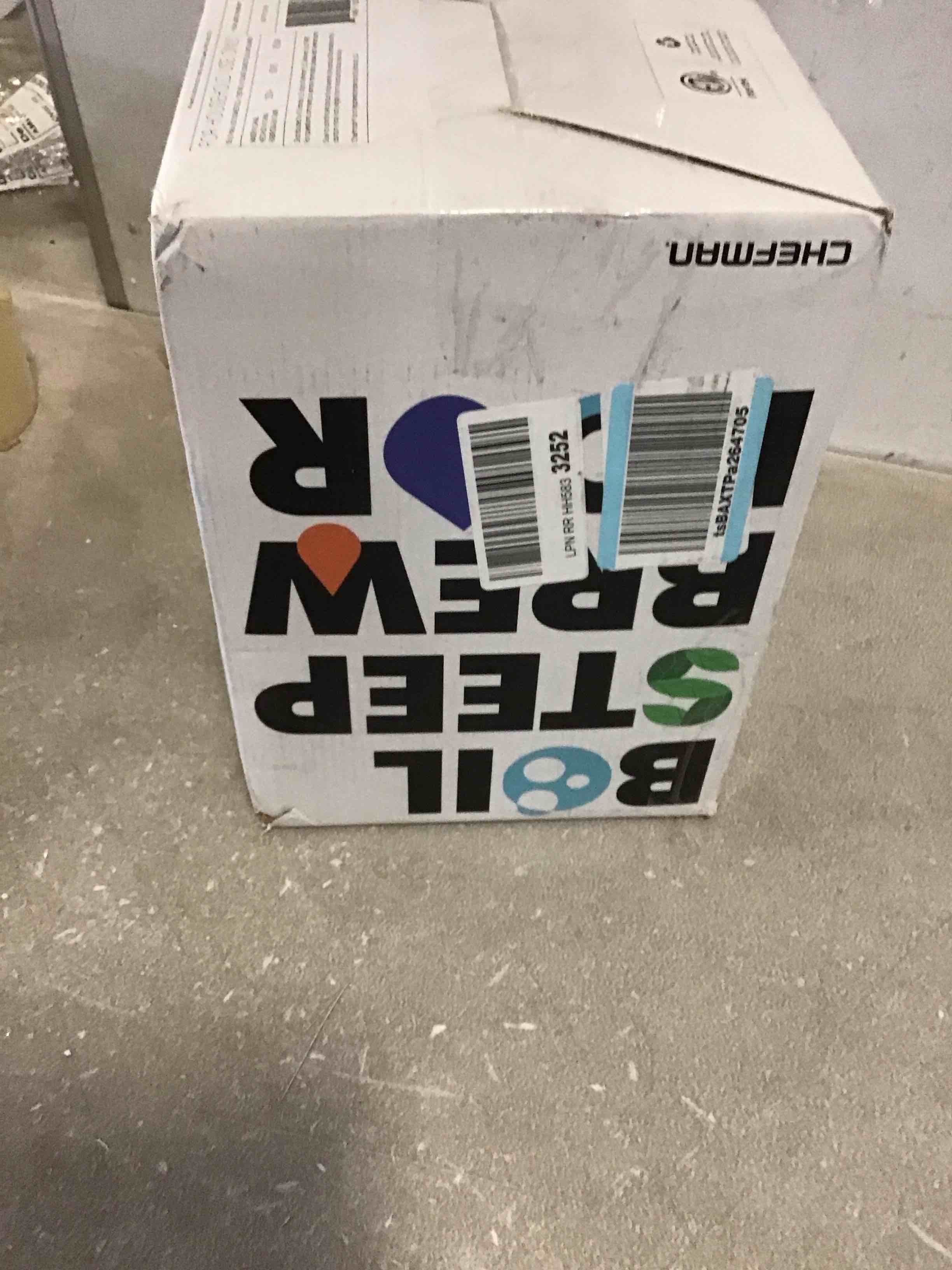 https://s3.amazonaws.com/lotting-images-prod/bidfta/RED5813049_1703177783412.jpeg
