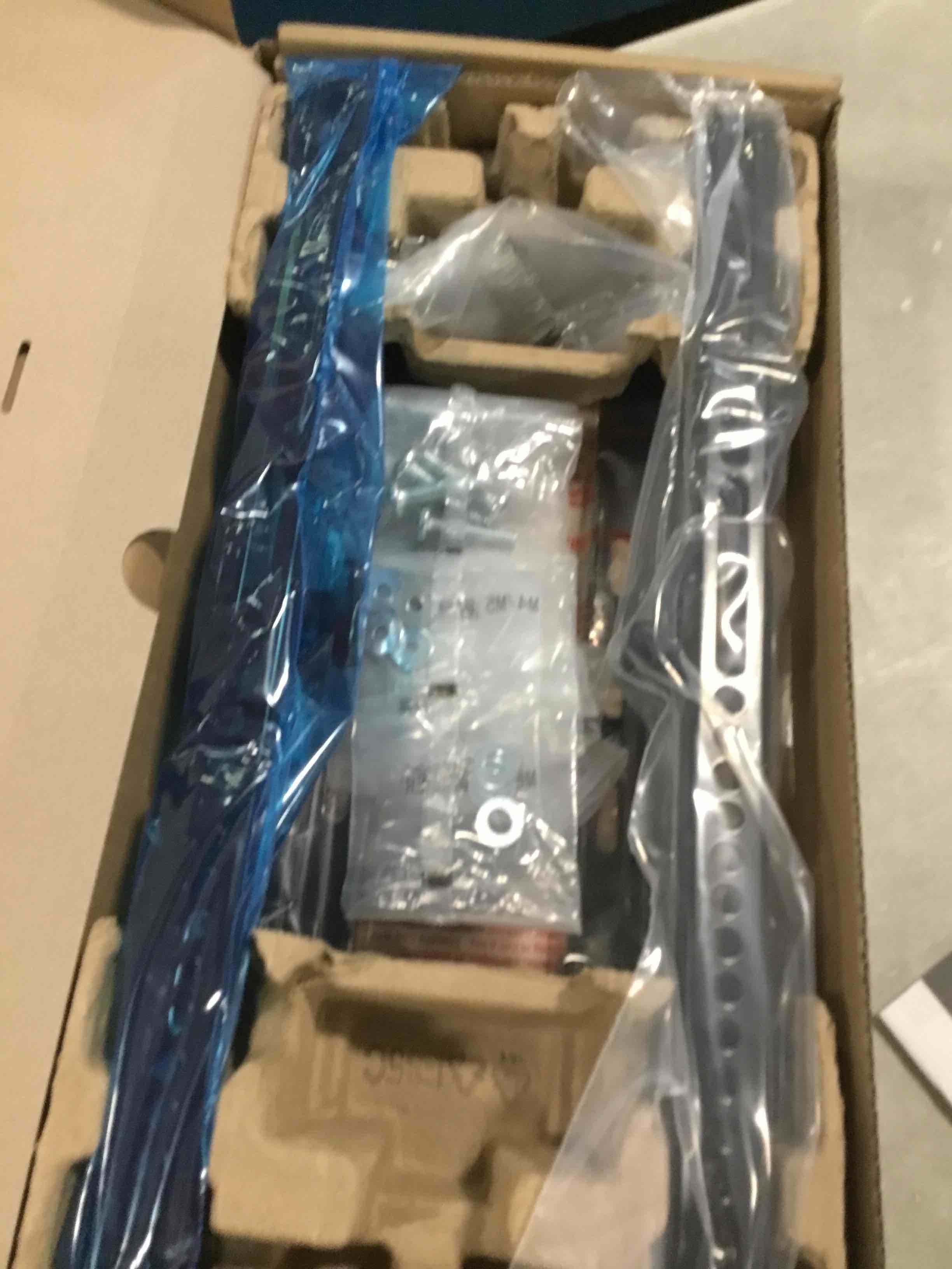 https://s3.amazonaws.com/lotting-images-prod/bidfta/RED5813196_1703249523515.jpeg