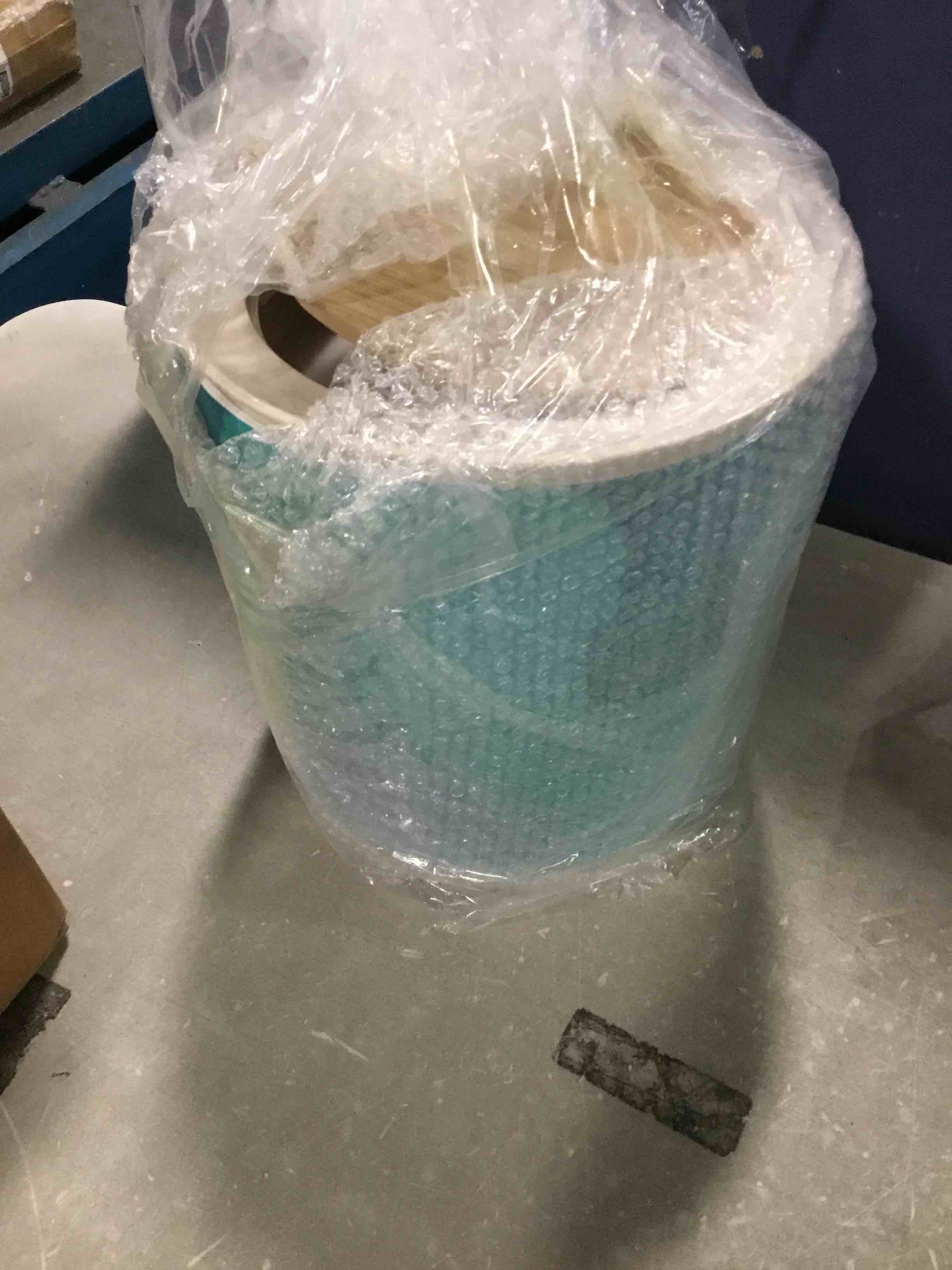 https://s3.amazonaws.com/lotting-images-prod/bidfta/RED5813260_1703257090329.jpeg
