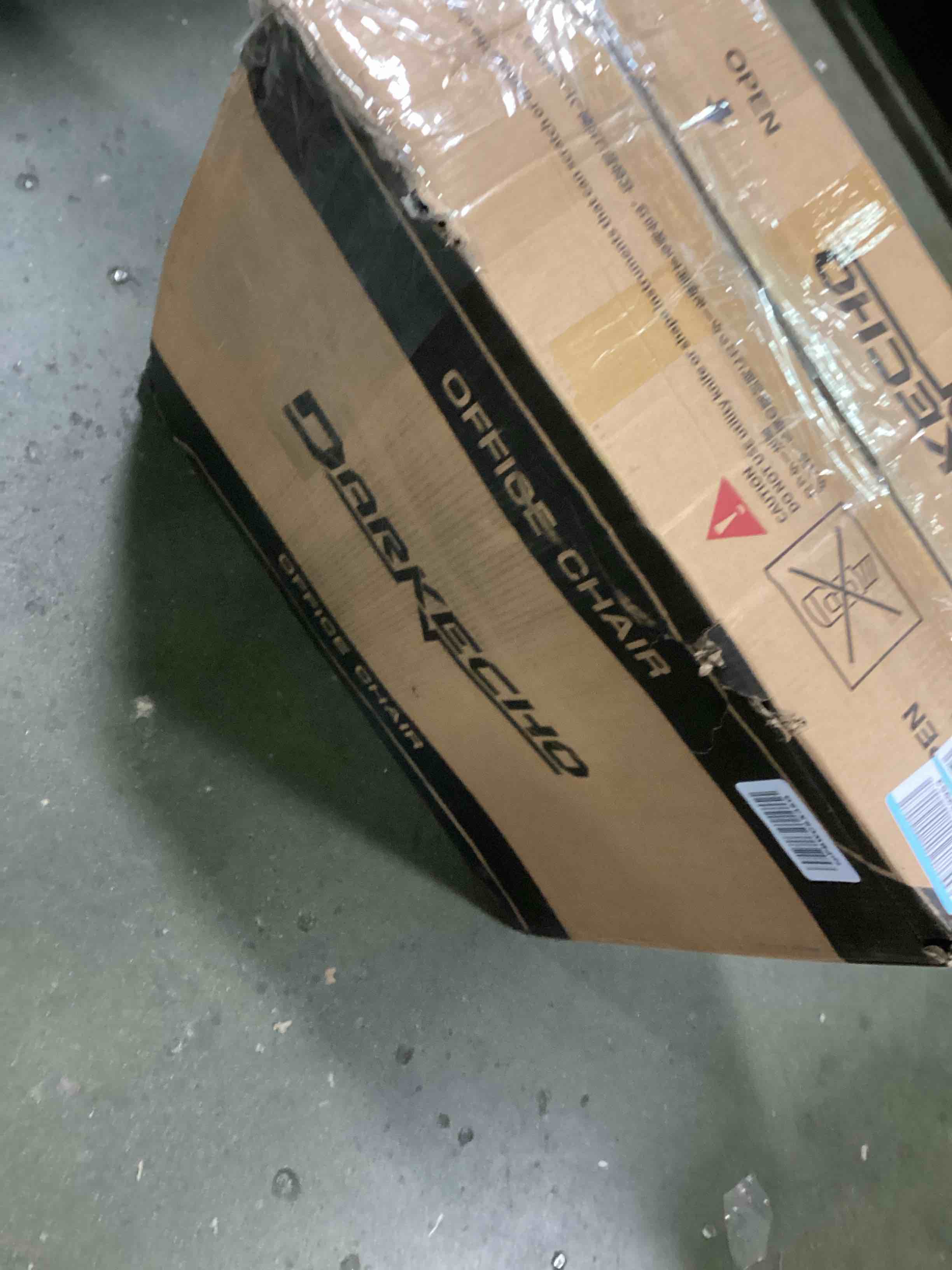 https://s3.amazonaws.com/lotting-images-prod/bidfta/RED5813492_1703344701600.jpeg