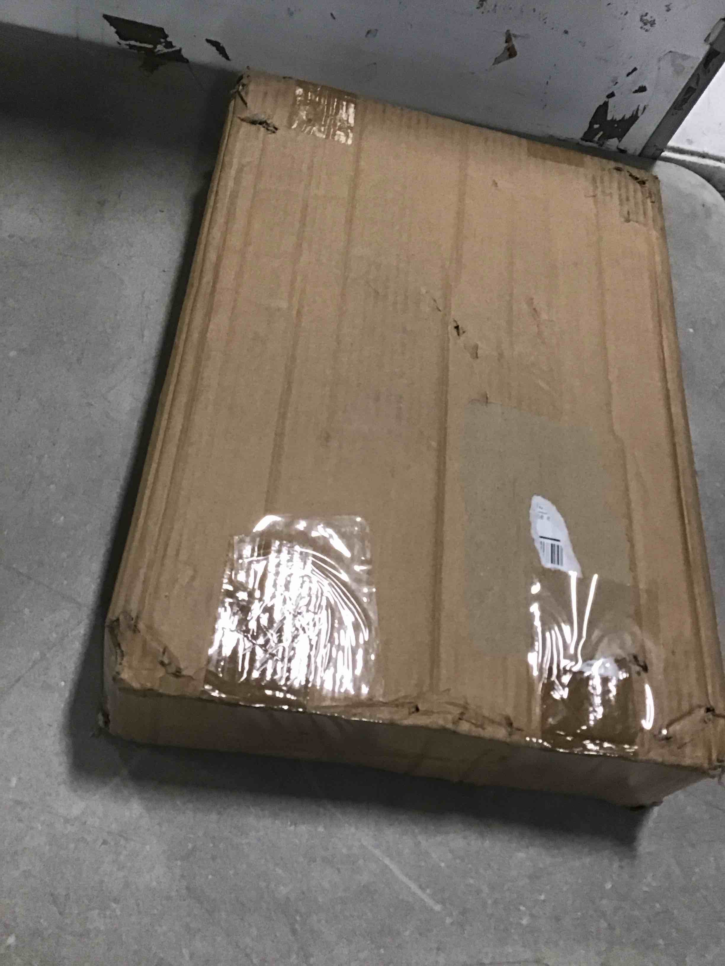 https://s3.amazonaws.com/lotting-images-prod/bidfta/RED5813757_1703604328448.jpeg